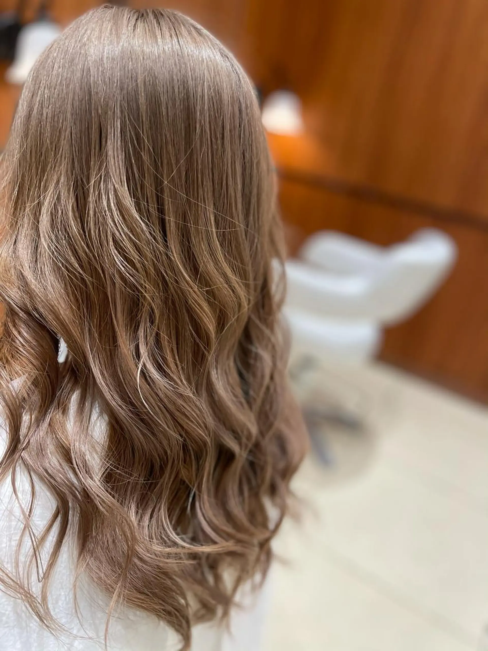 カラー 飛來 藤本のヘアスタイル