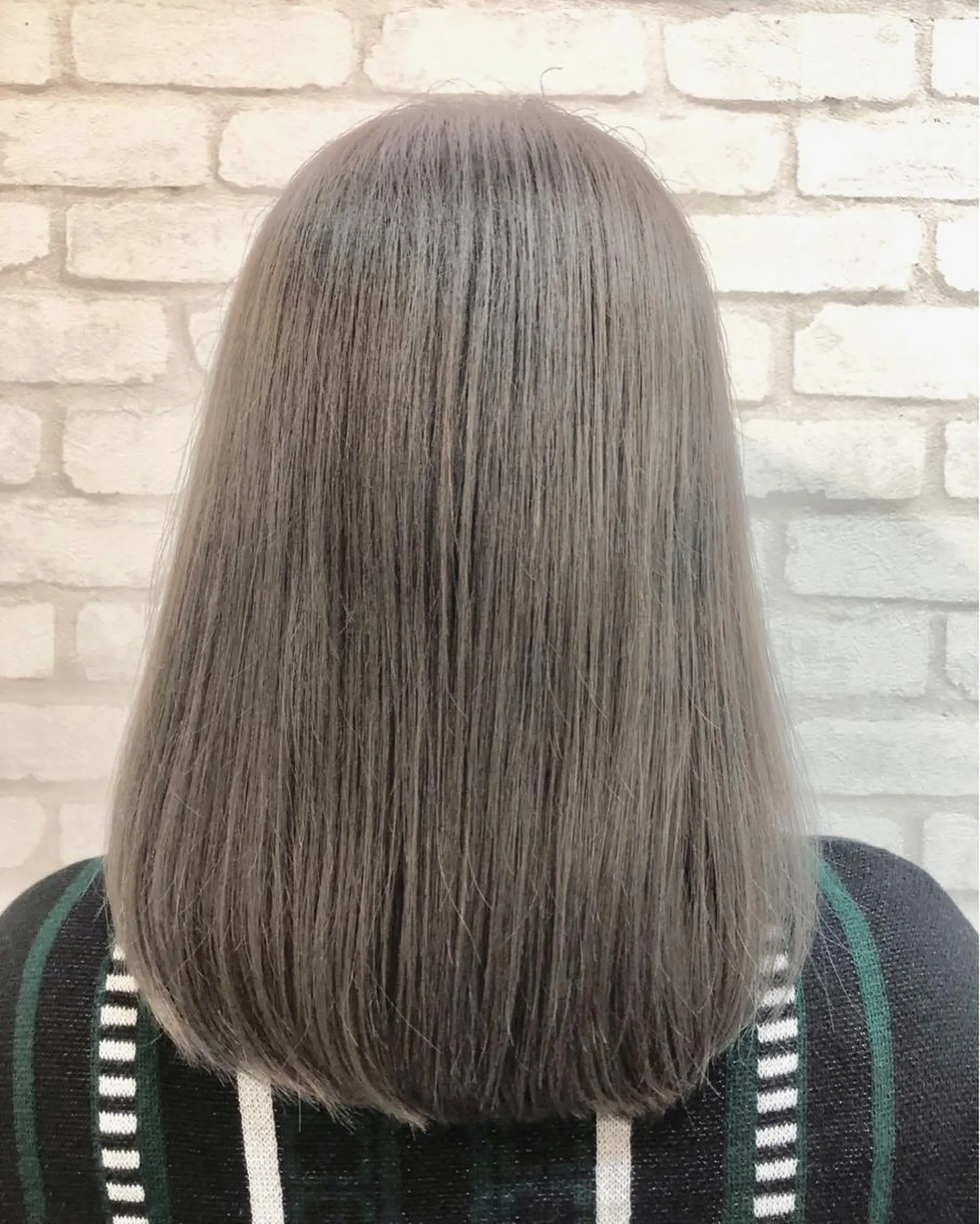 ミディアム 若山 敦のヘアスタイル