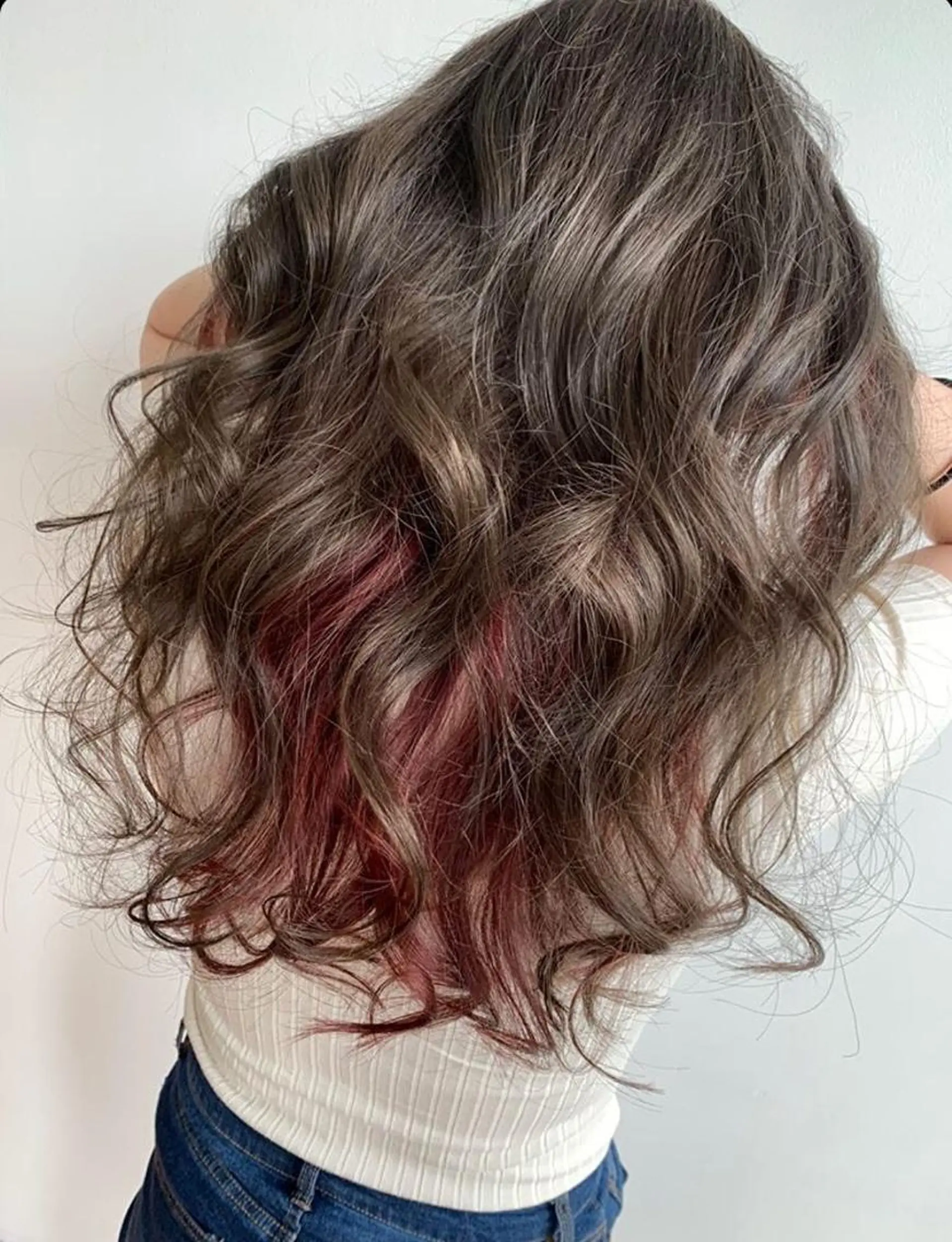 ロング カラー ヘアアレンジ ネイル マツエク・マツパ グレージュ インナーカラー ピンクカラー シルバー シルバーグレージュ 井澤 一真のヘアスタイル