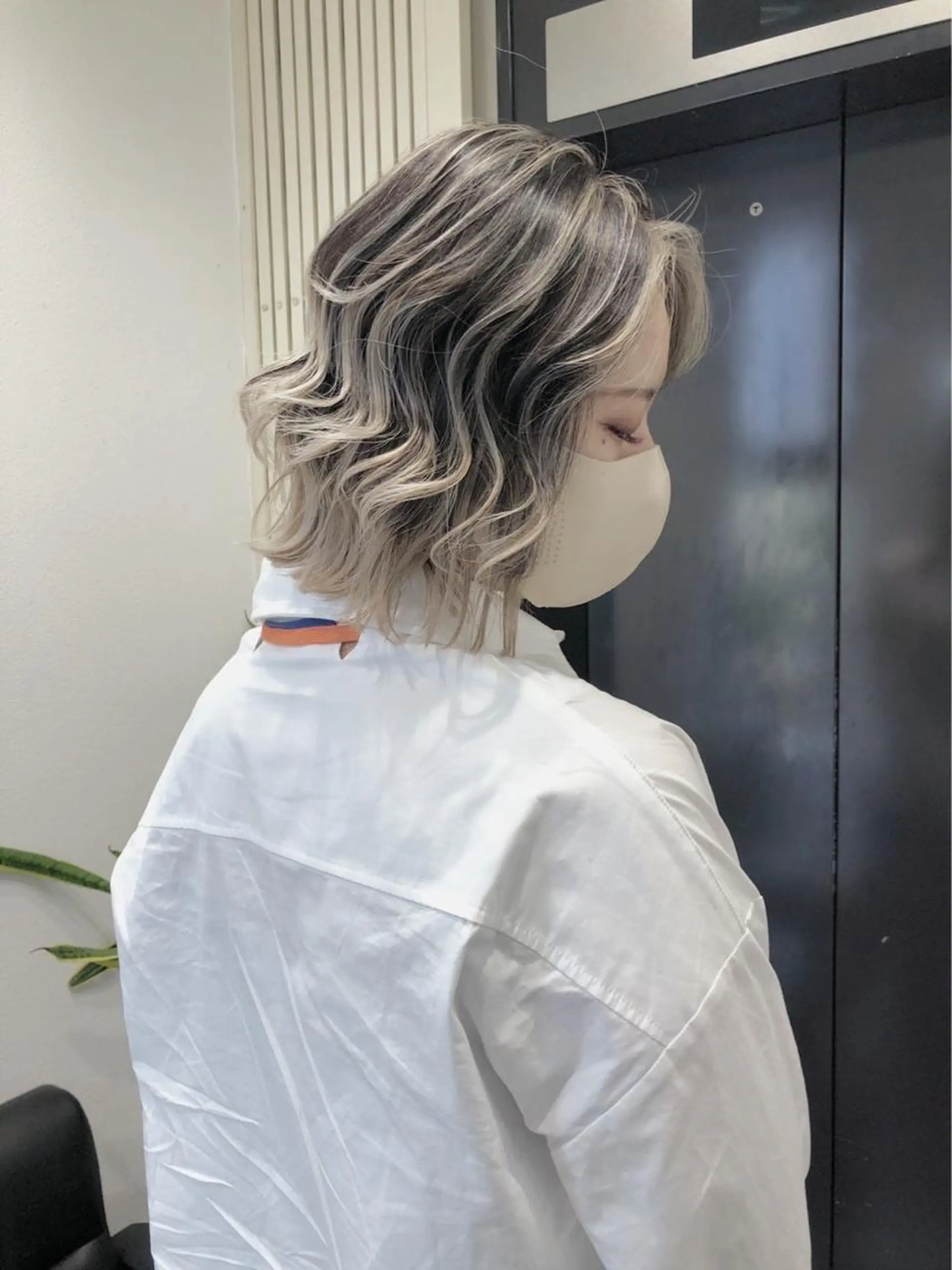 ショート カラー mimiiy梅田 中崎町ハイトーンのヘアスタイル