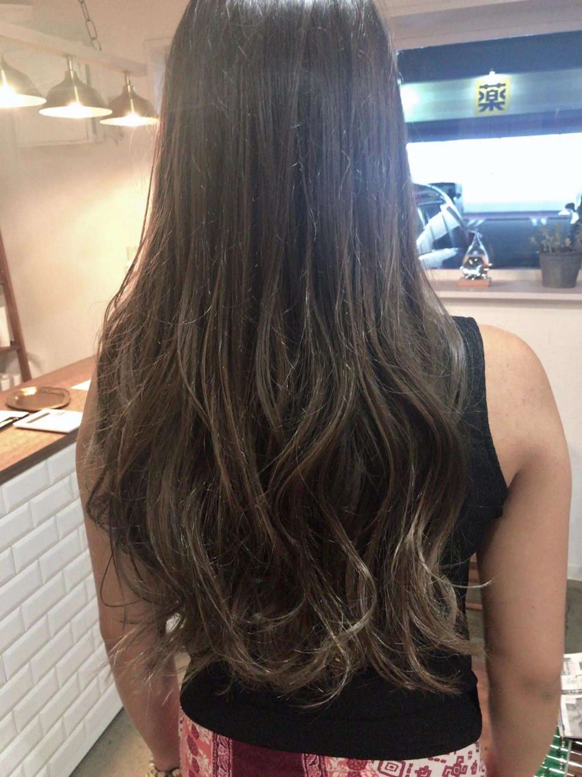 セミロング カラー レイヤーカット匠 イソザキノリユキのヘアスタイル