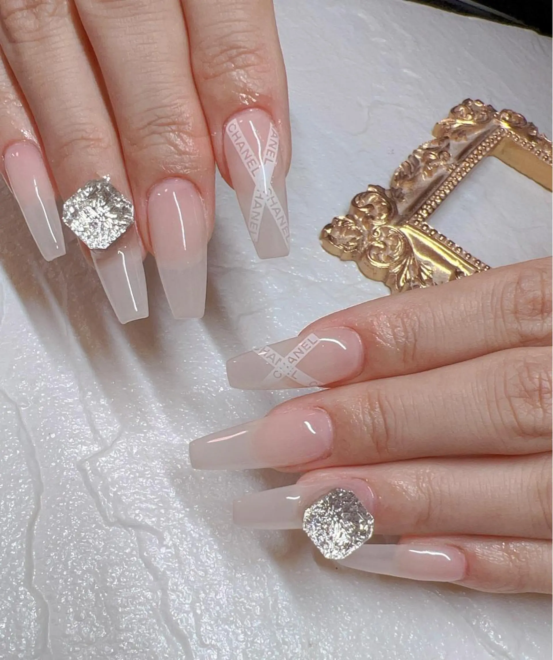ネイル MoaNail🫶 Yoshiのネイルデザイン
