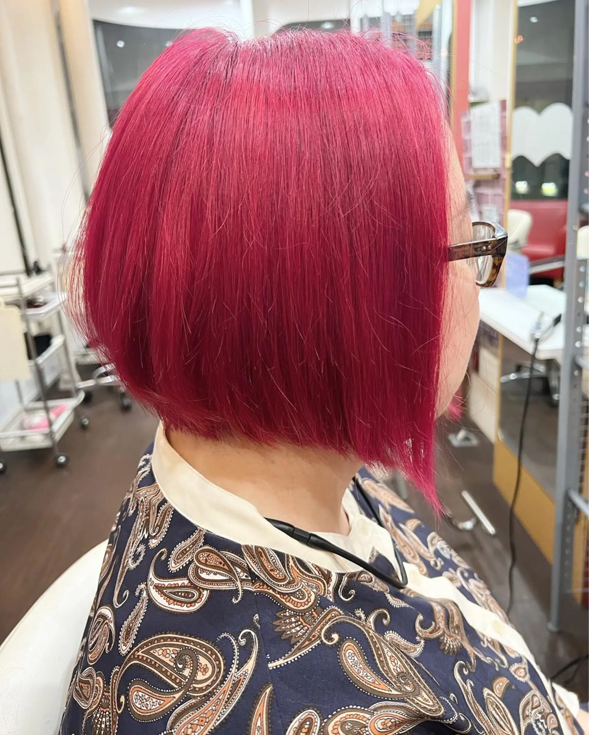 ショート カラー 前下がりボブ ピンクカラー ボブ トリートメント カット ヘアカラー まさき✂︎ブリーチ／ デザインカラーのヘアスタイル