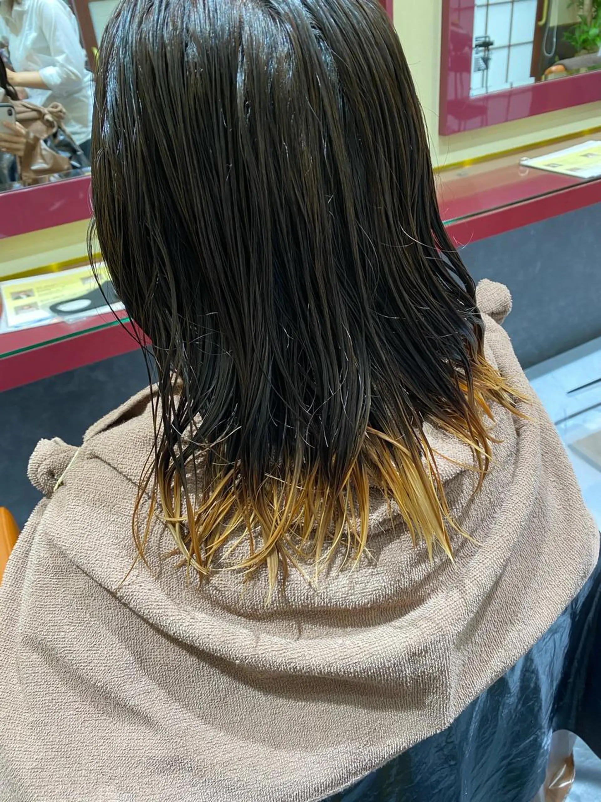 セミロング カラー ブリーチ ツヤ髪🫧似合わせ ✨あんどうゆうかのヘアスタイル