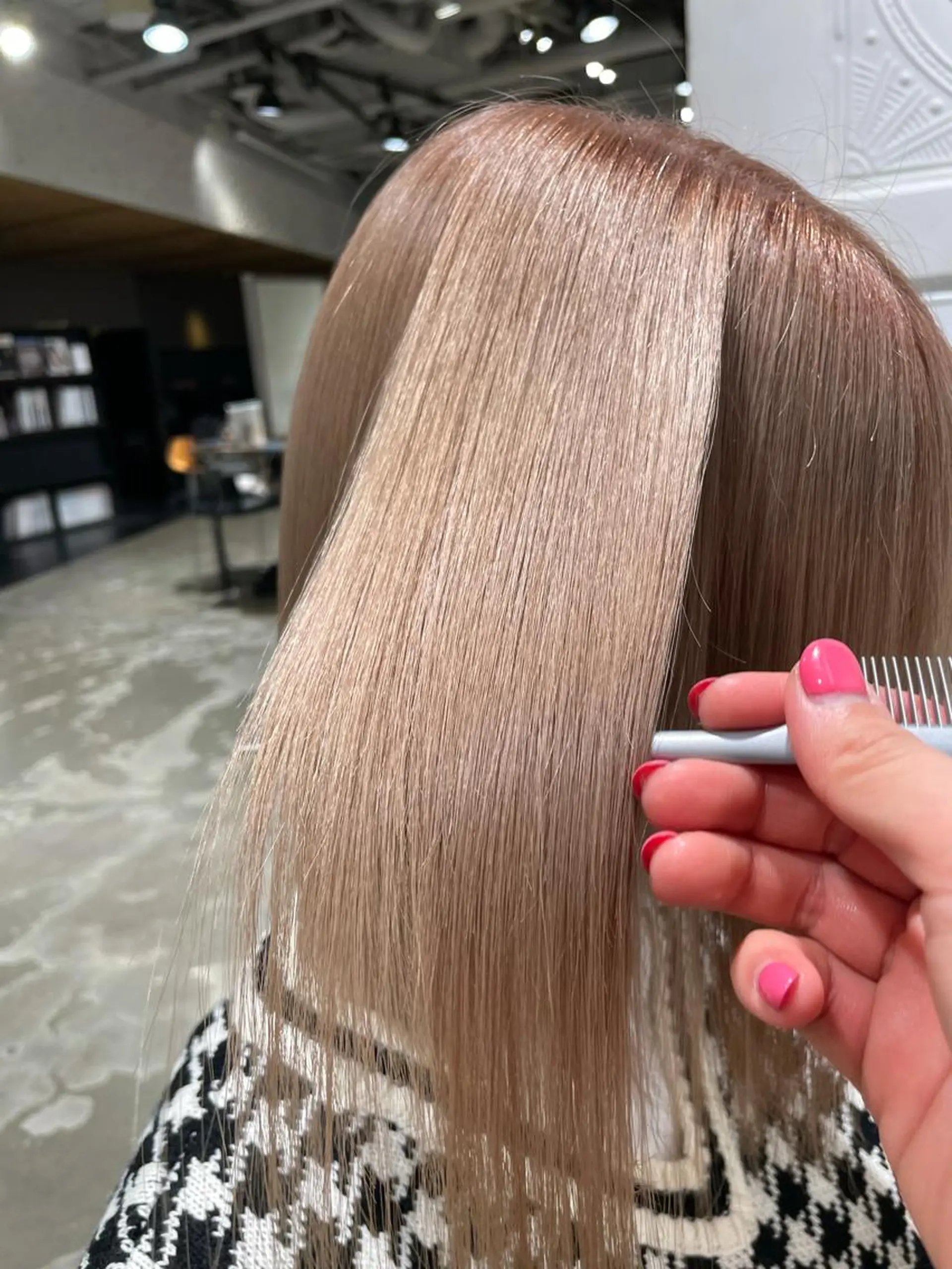 ミディアム カラー ヘアアレンジ マツエク・マツパ 【柔らか透明感✨/ 似合せ前髪】大石葉月のヘアスタイル