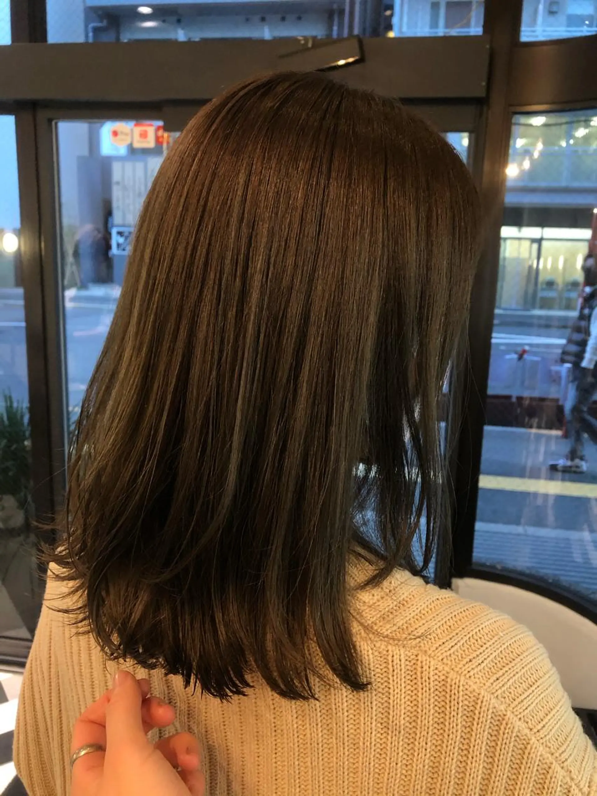 ミディアム カラー 貴方に似合うを見つけ ます🌱市川リョウカのヘアスタイル