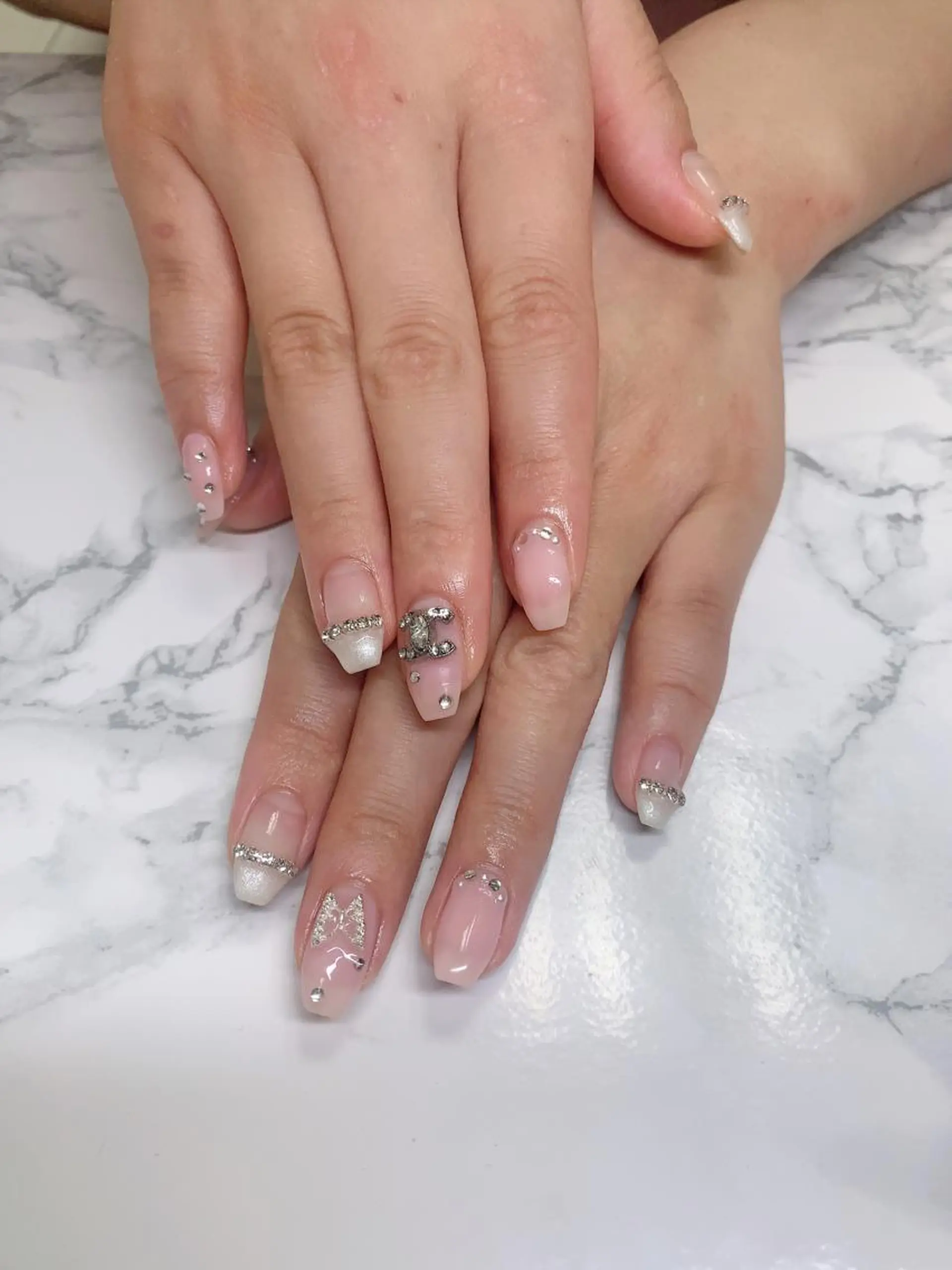 ネイル フレンチネイル はな💎ネイル ワンホン、長さ出しのネイルデザイン