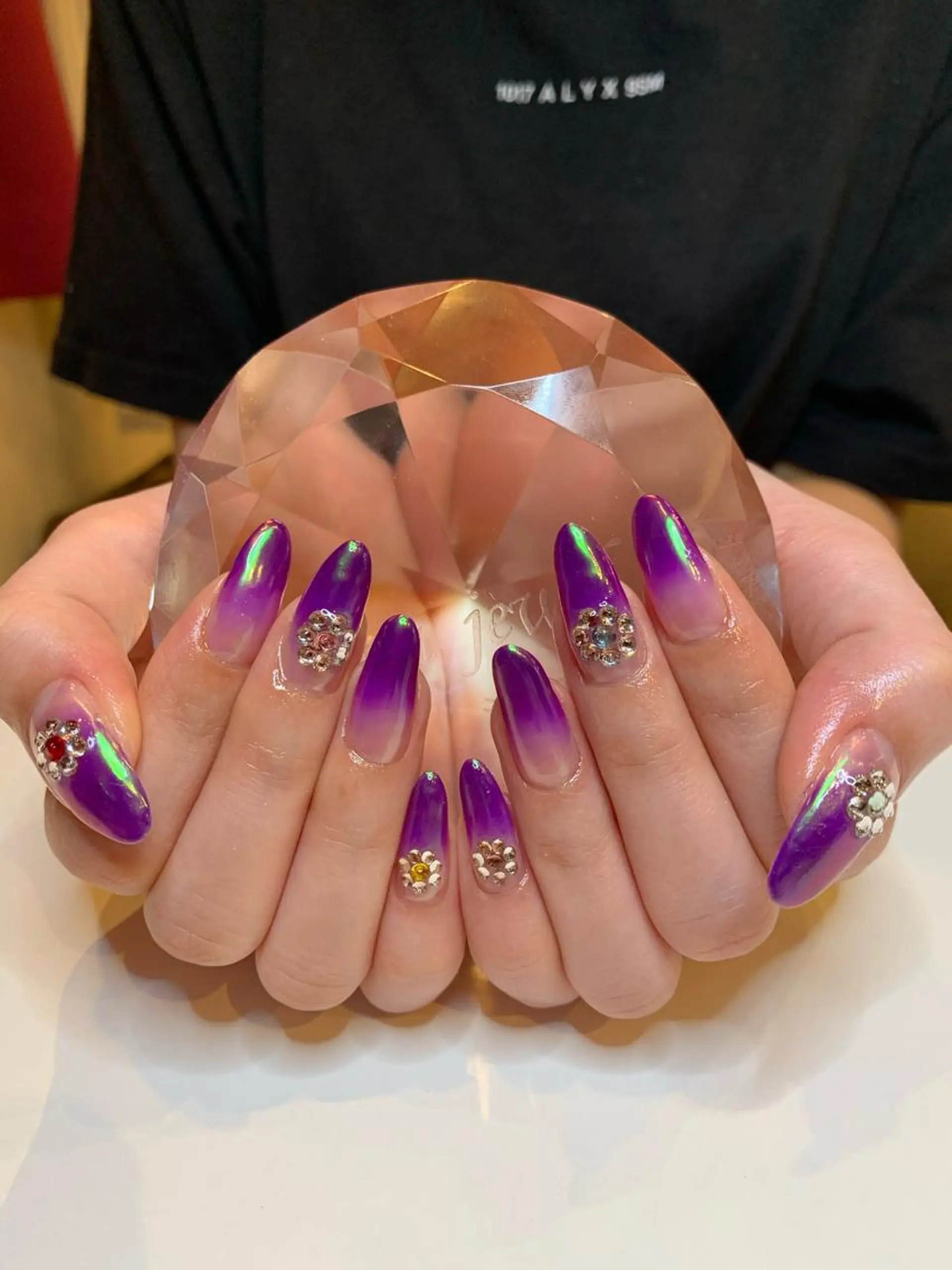 ネイル オーロラネイル グラデーション ストーンネイル ハンドネイル フットネイル Adite nailのネイルデザイン