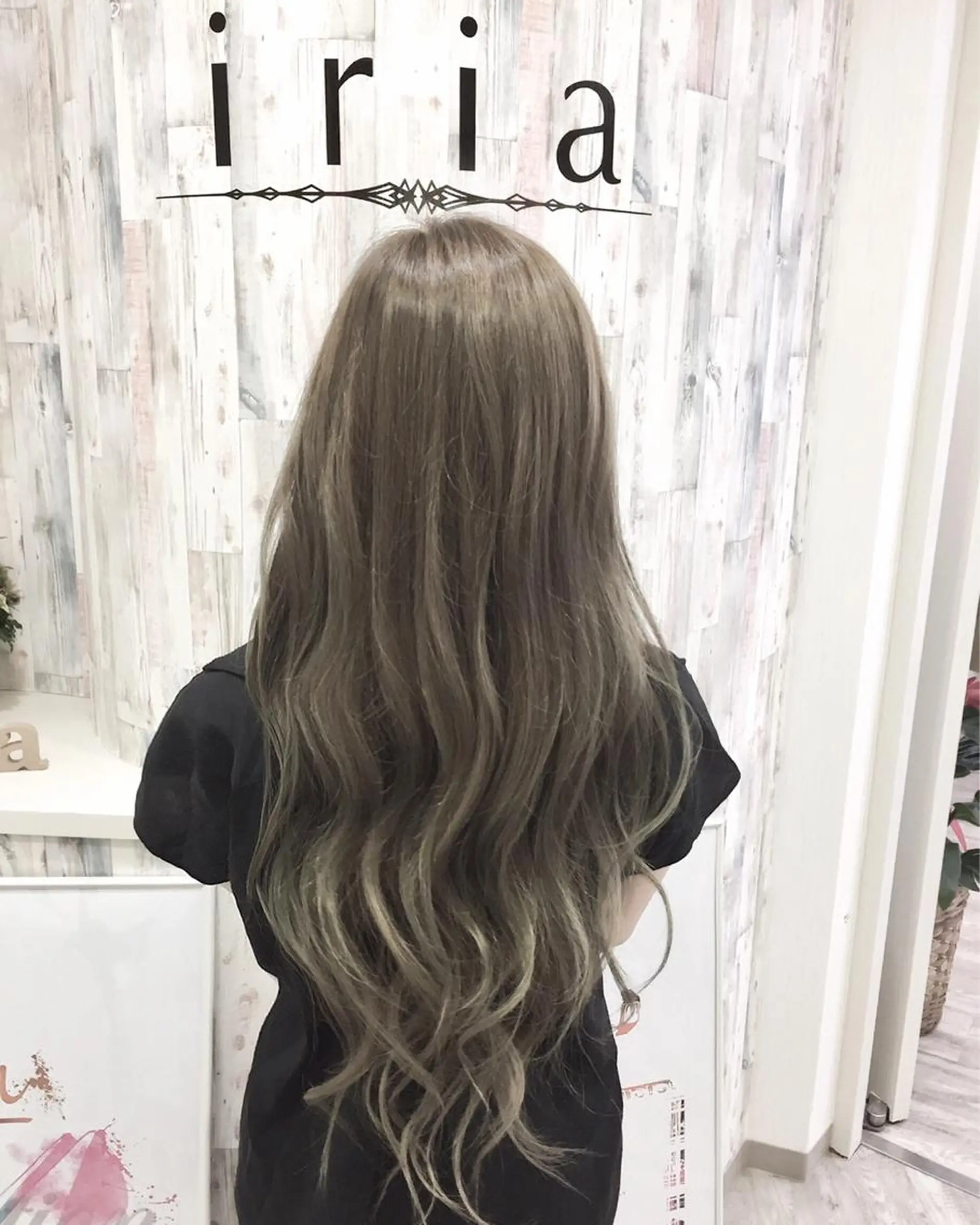 ロング カラー グレージュ イルミナカラー kazufumi ..のヘアスタイル