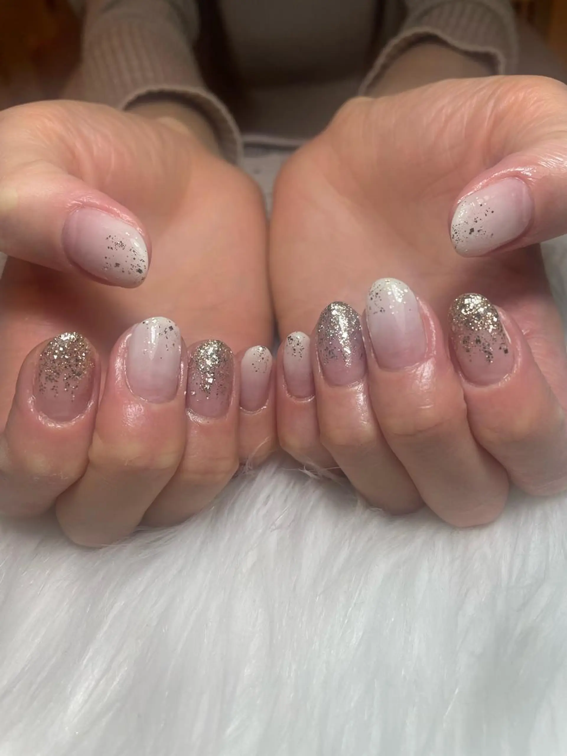 ネイル グラデーション 大袋駅東口徒歩2分 alivioのネイルデザイン