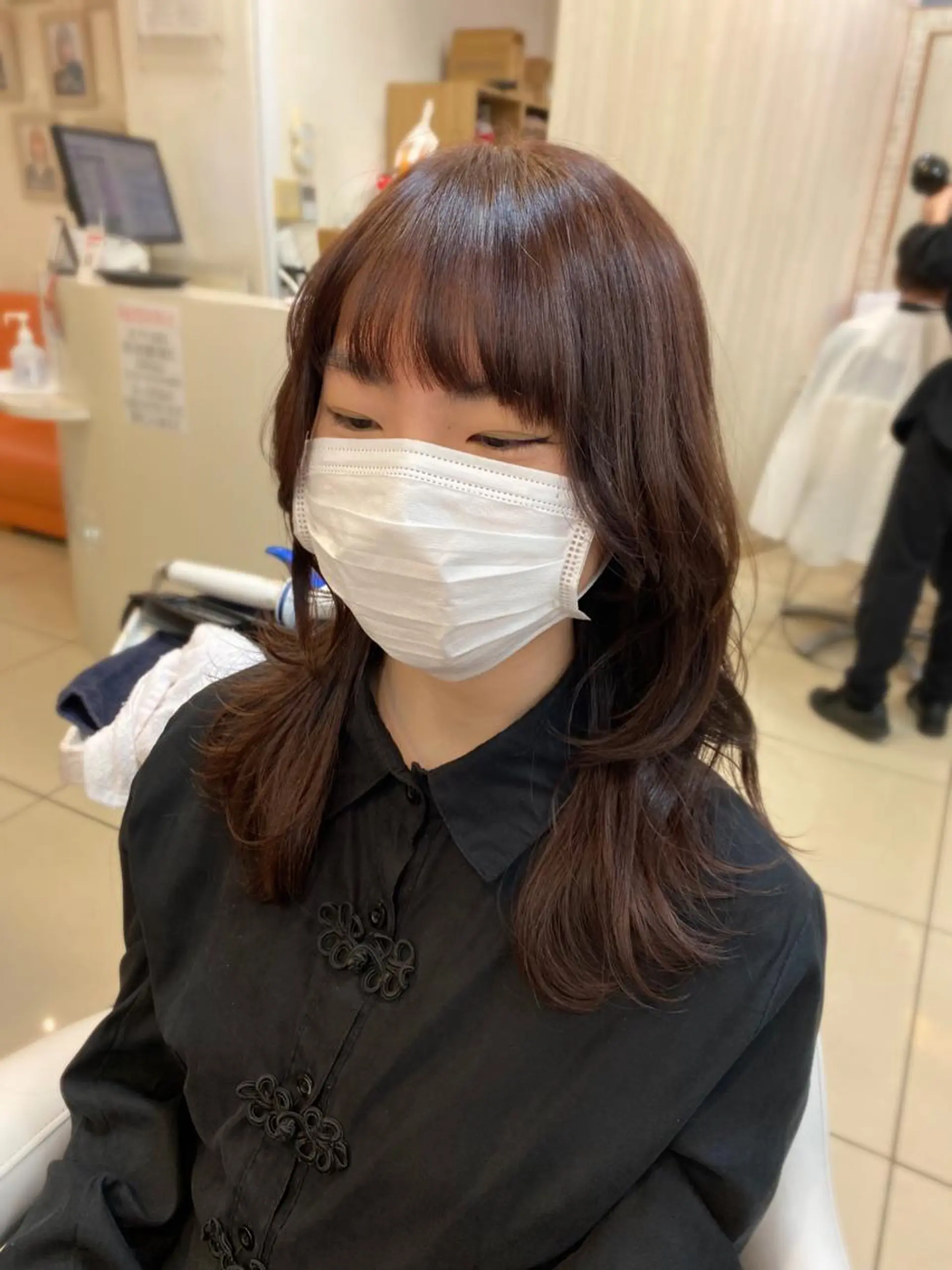 セミロング カラー 具志 真理子のヘアスタイル