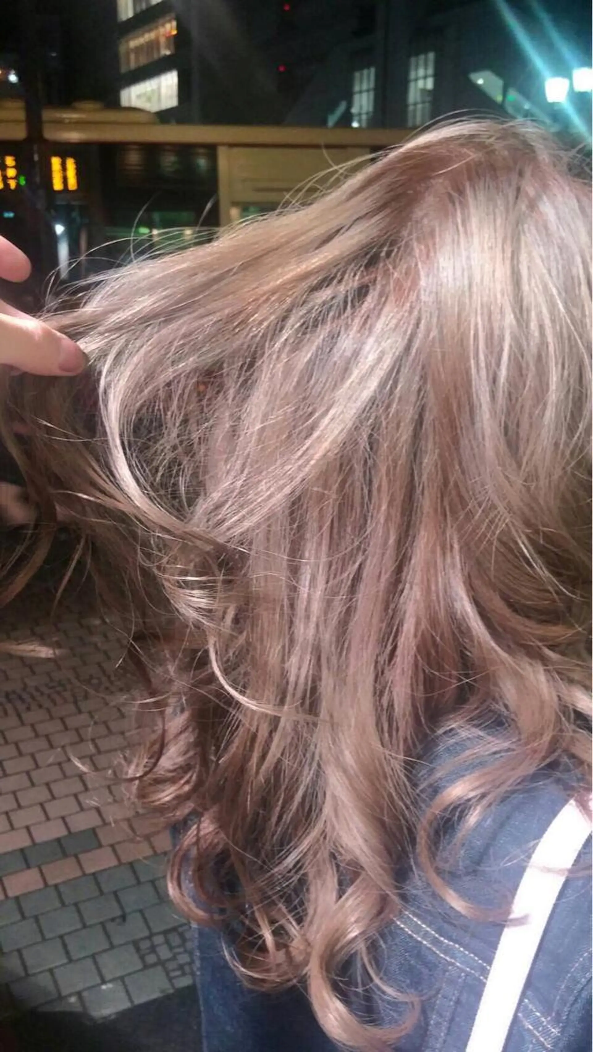 セミロング カラー ブリーチ 透明感カラー ピンクカラー 海外風レイヤーカット 👑店長　平松　由のヘアスタイル