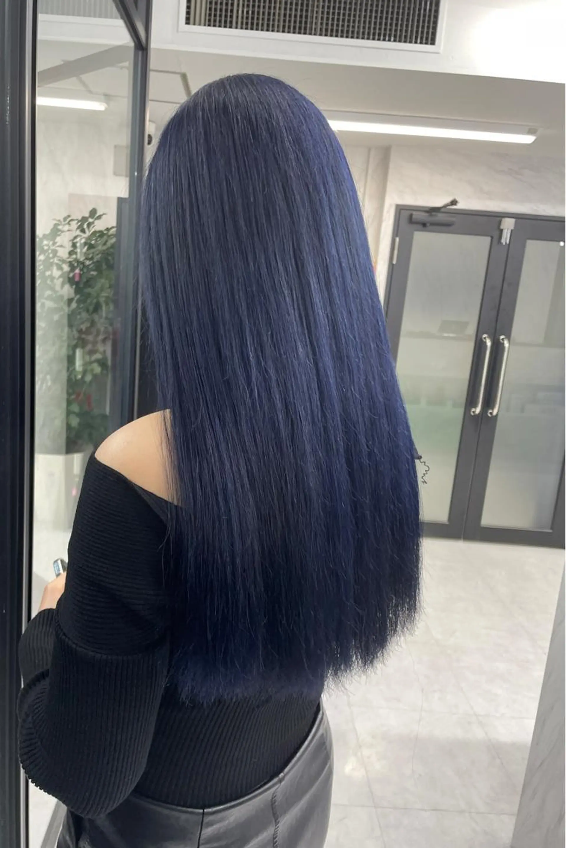 ロング カラー ダブルカラー ネイビーカラー ヘアカラー トリートメント wehlen_ keisukeのヘアスタイル