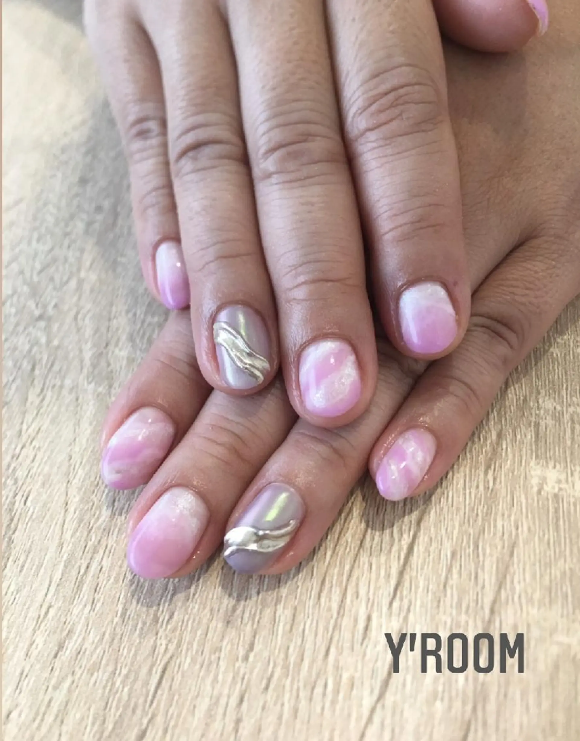 ネイル ジェルネイル ニュアンスネイル ワンカラーネイル パラジェル 夏ネイル ハンドネイル YUKA （ネイリスト）のネイルデザイン