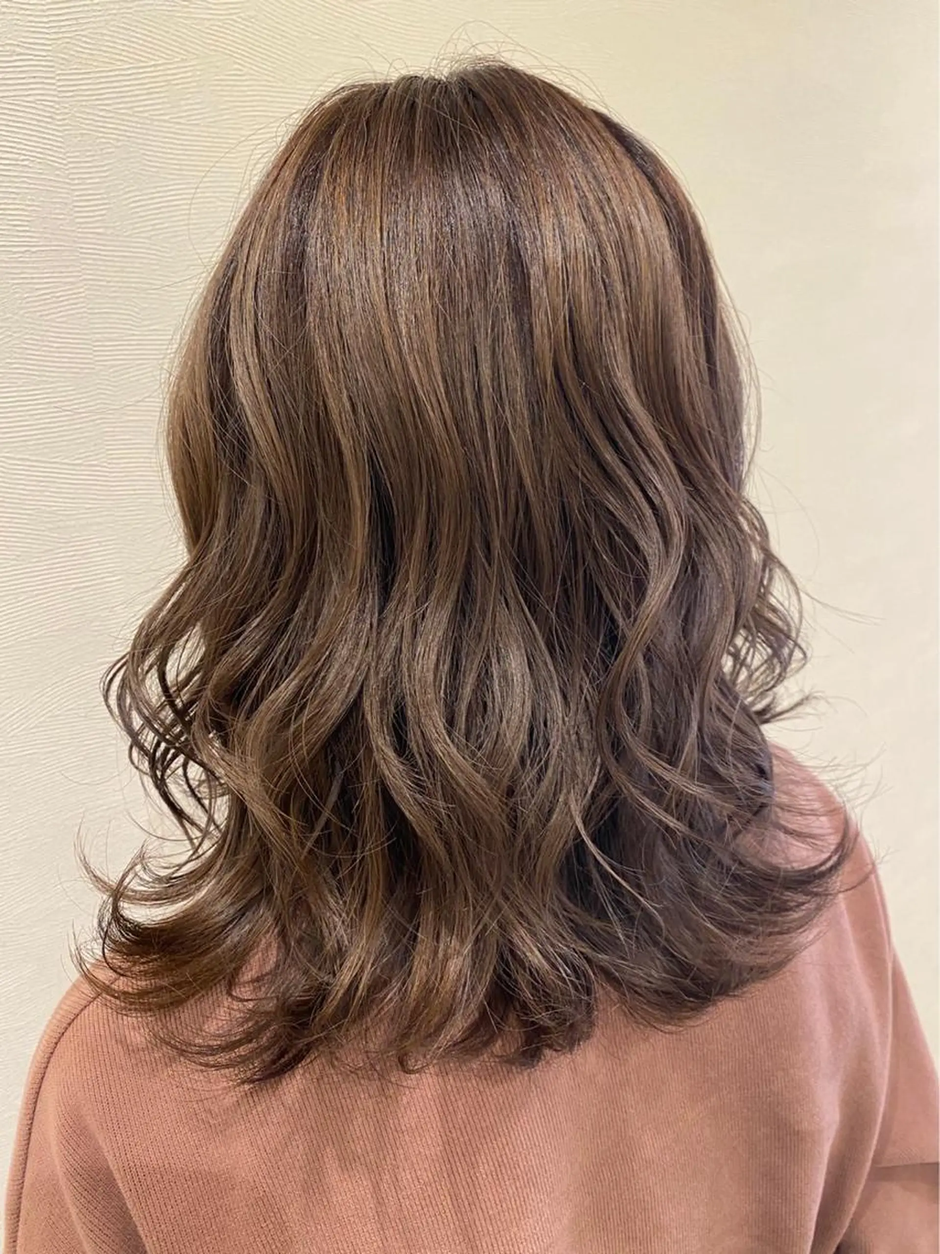 セミロング カラー ERIKO Tのヘアスタイル