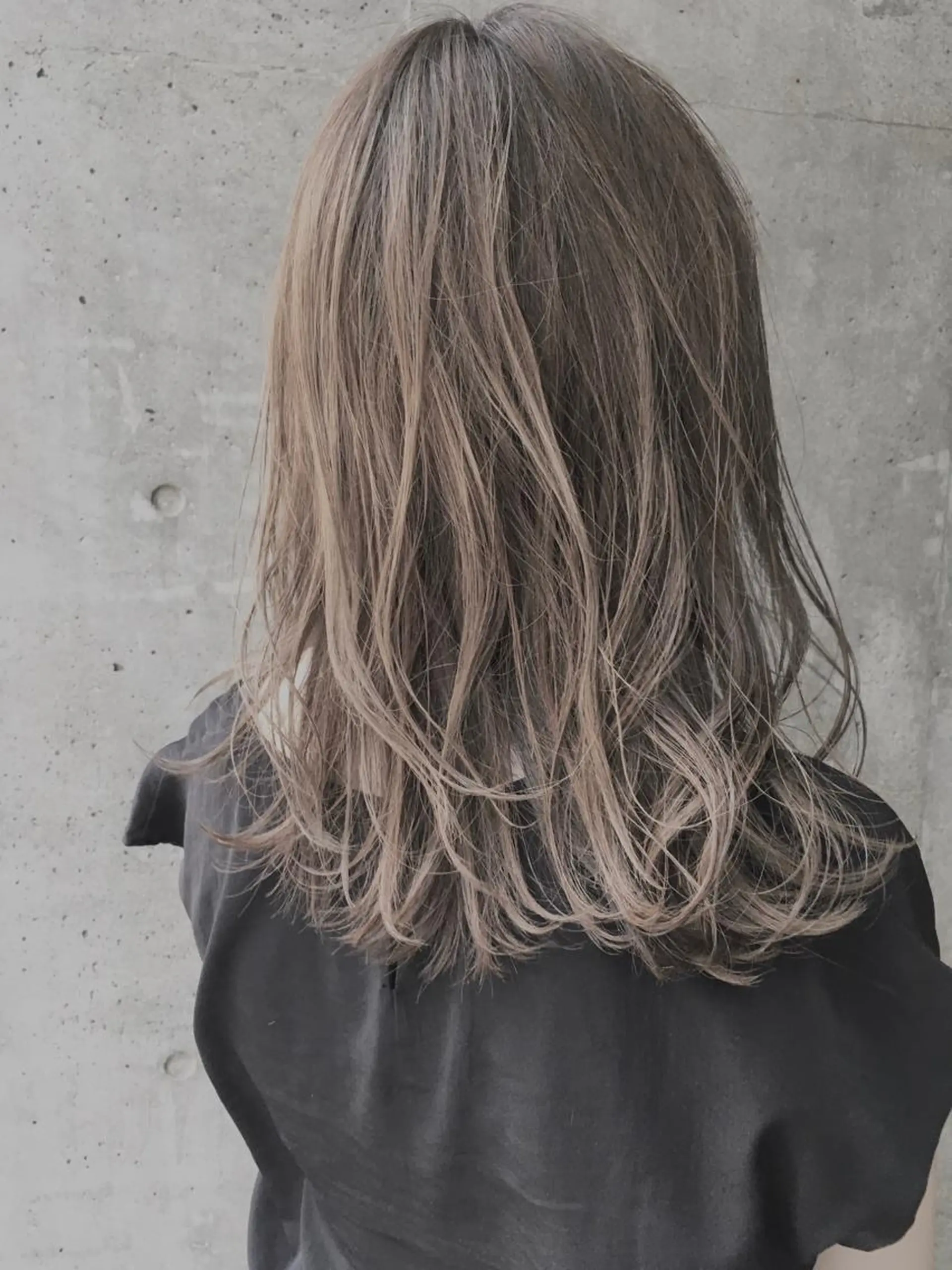 ミディアム カラー ヘアアレンジ カット ヘアカラー トリートメント Hareru 豊田 修廣のヘアスタイル