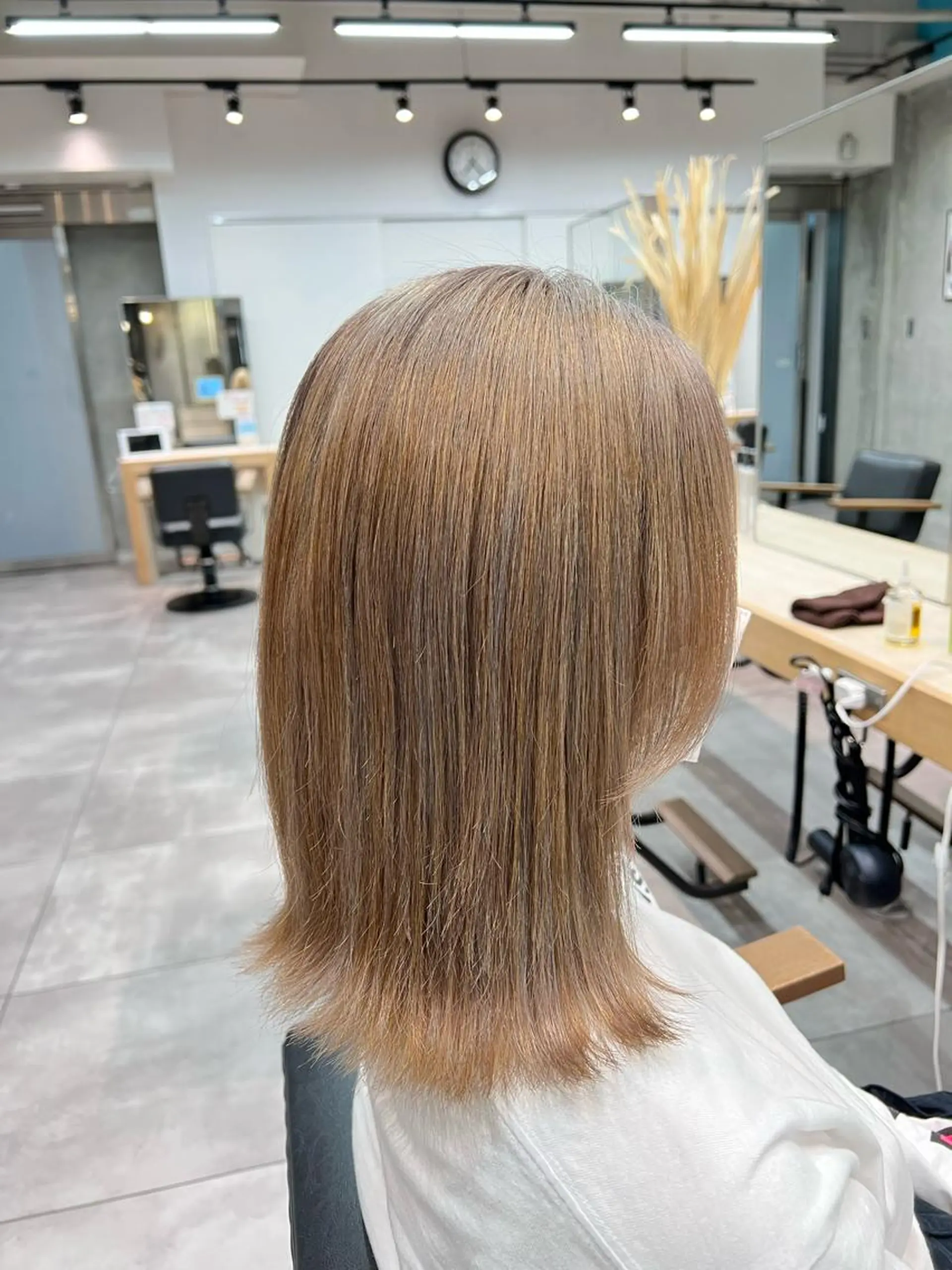 ミディアム カラー ベージュカラー ミルクティーベージュ 🌞レイヤー×カラー 前川那津美🌞のヘアスタイル