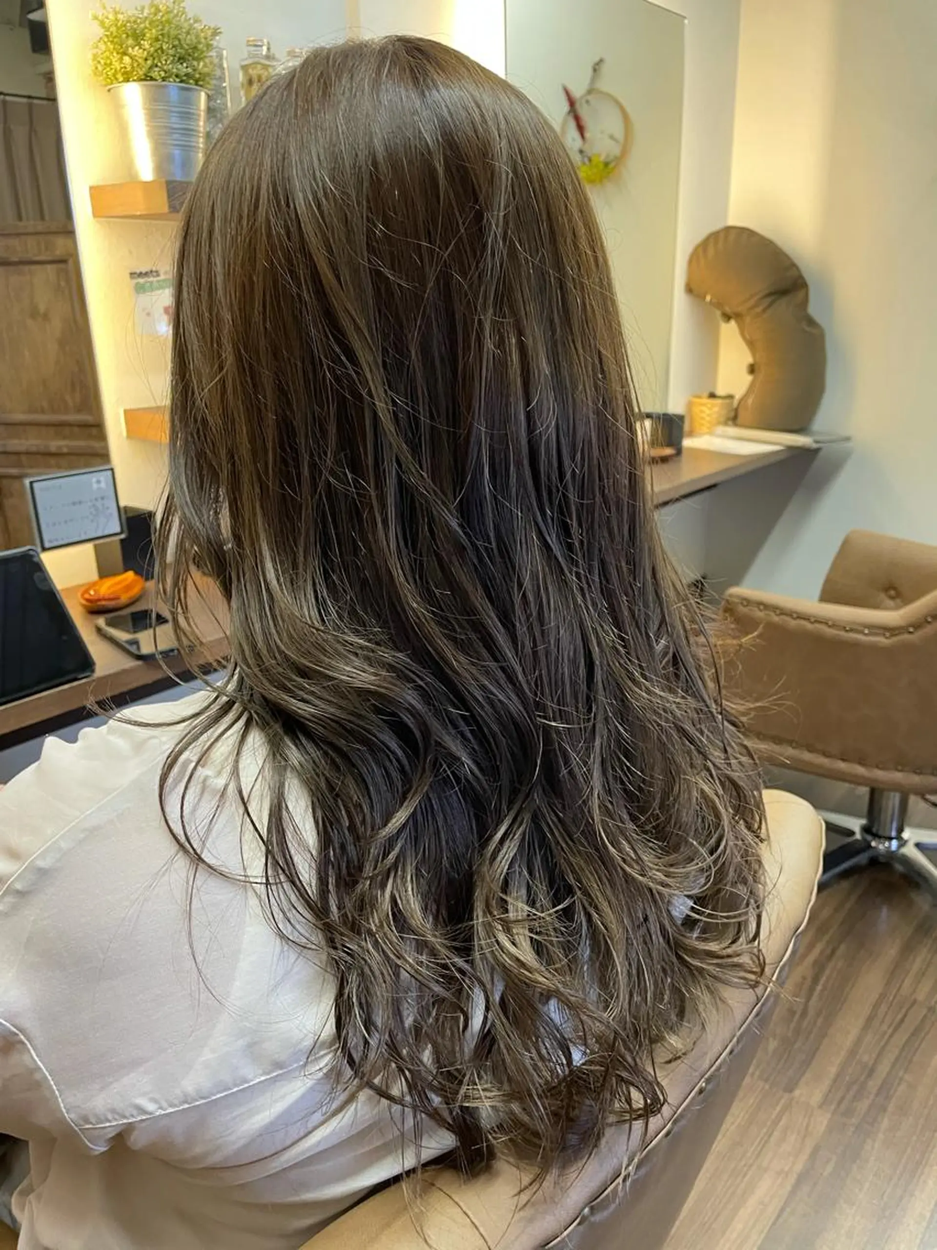 ミディアム カラー カット ヘアカラー 山本 純平のヘアスタイル