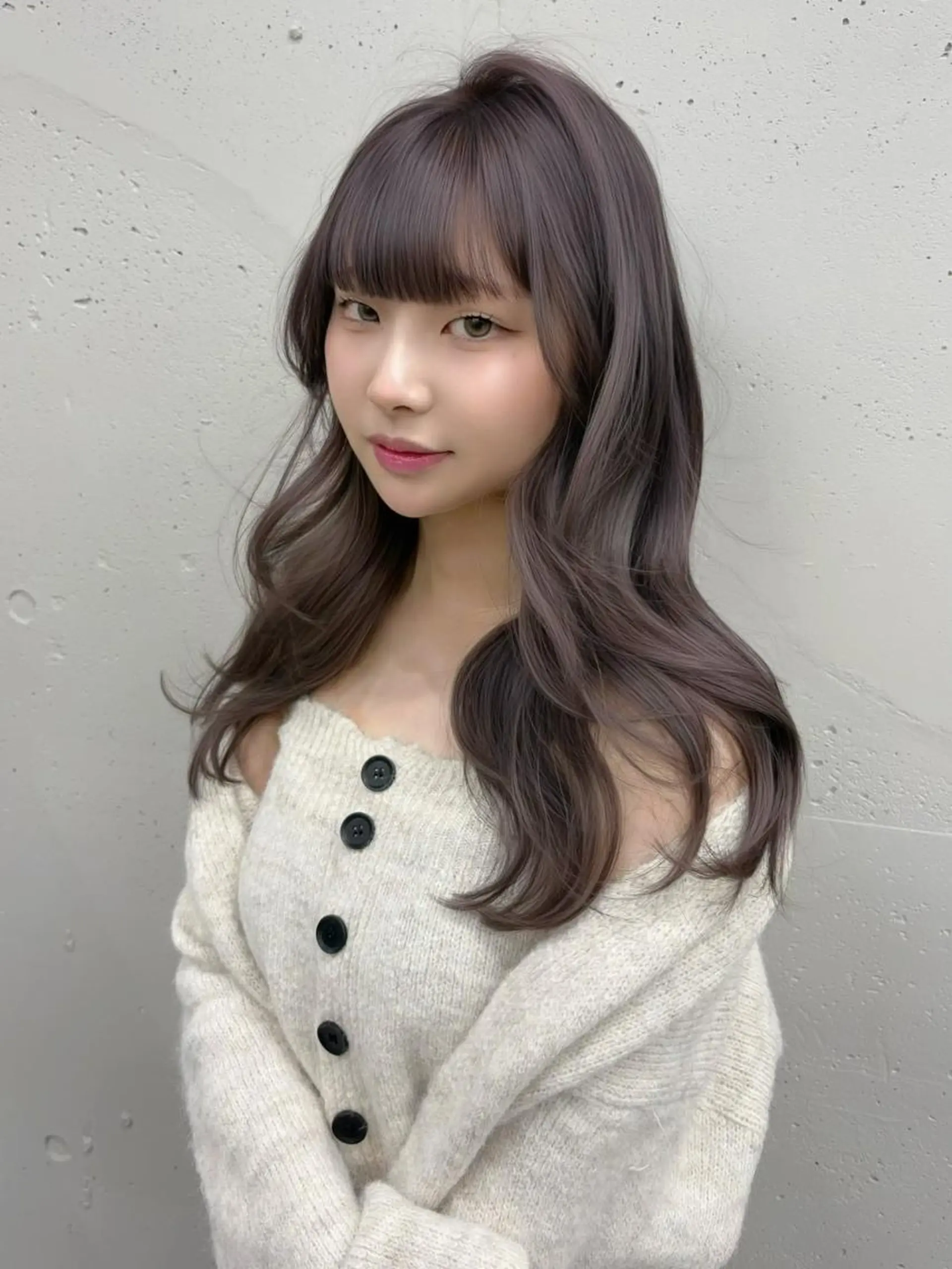 カラー セミロング 透明感カラー グレージュ ラベンダーカラー ラベンダーグレージュ ラベンダーグレー ヘアカラー ♡韓国ヘア♡ ブリーチ✨ハイトーンのヘアスタイル