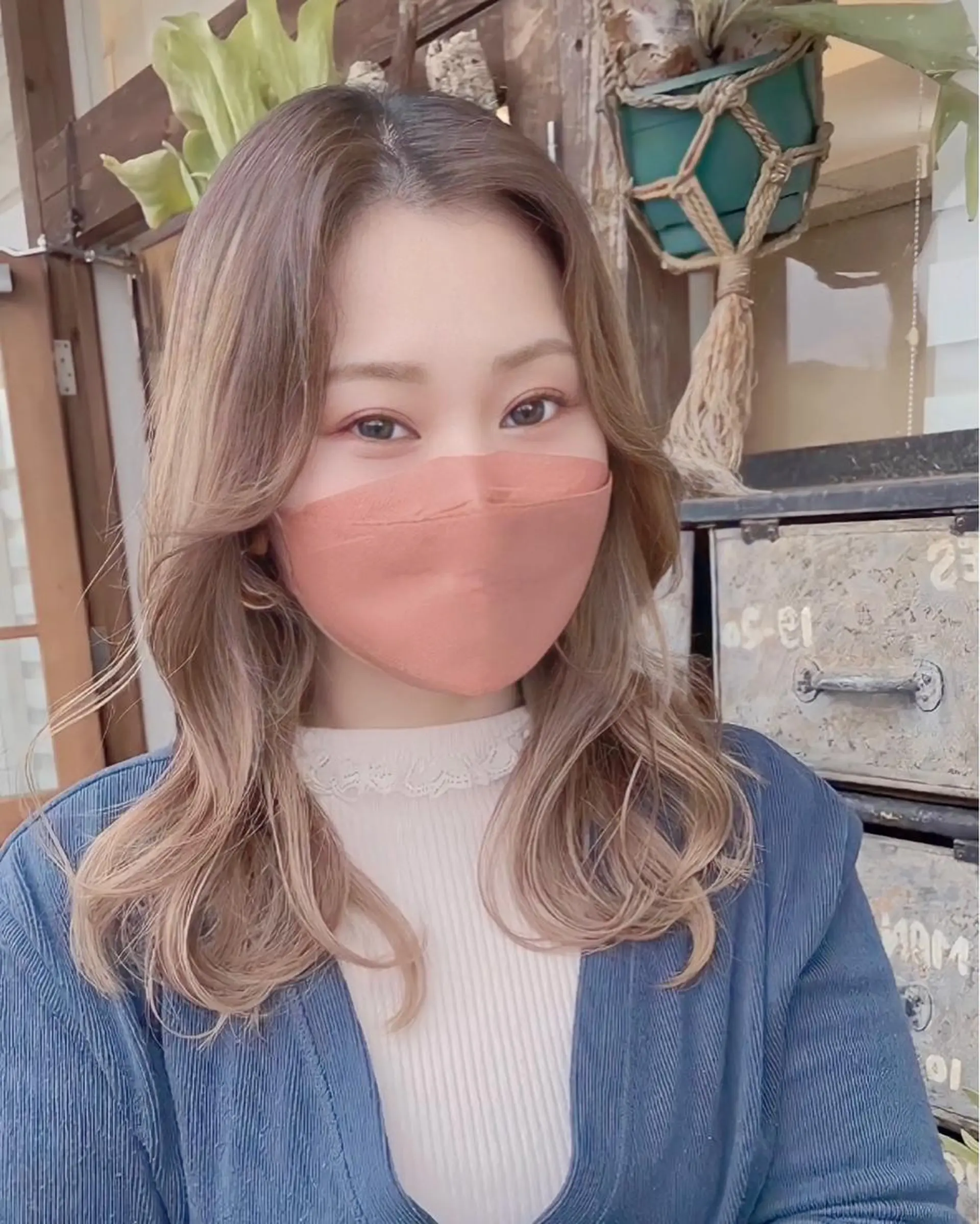 セミロング 韓国風ヘア レイヤーカット 奥田 誠司のヘアスタイル