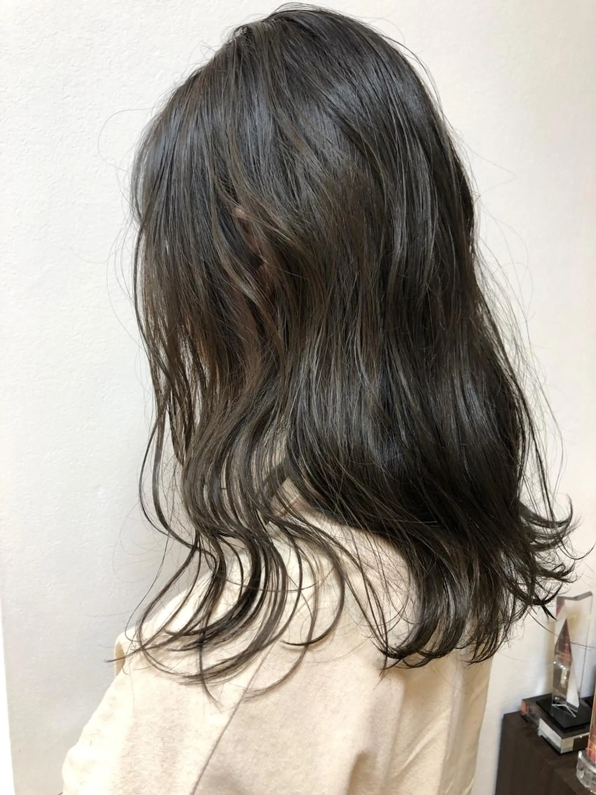 セミロング カラー 似合わせ レイヤー須川のヘアスタイル