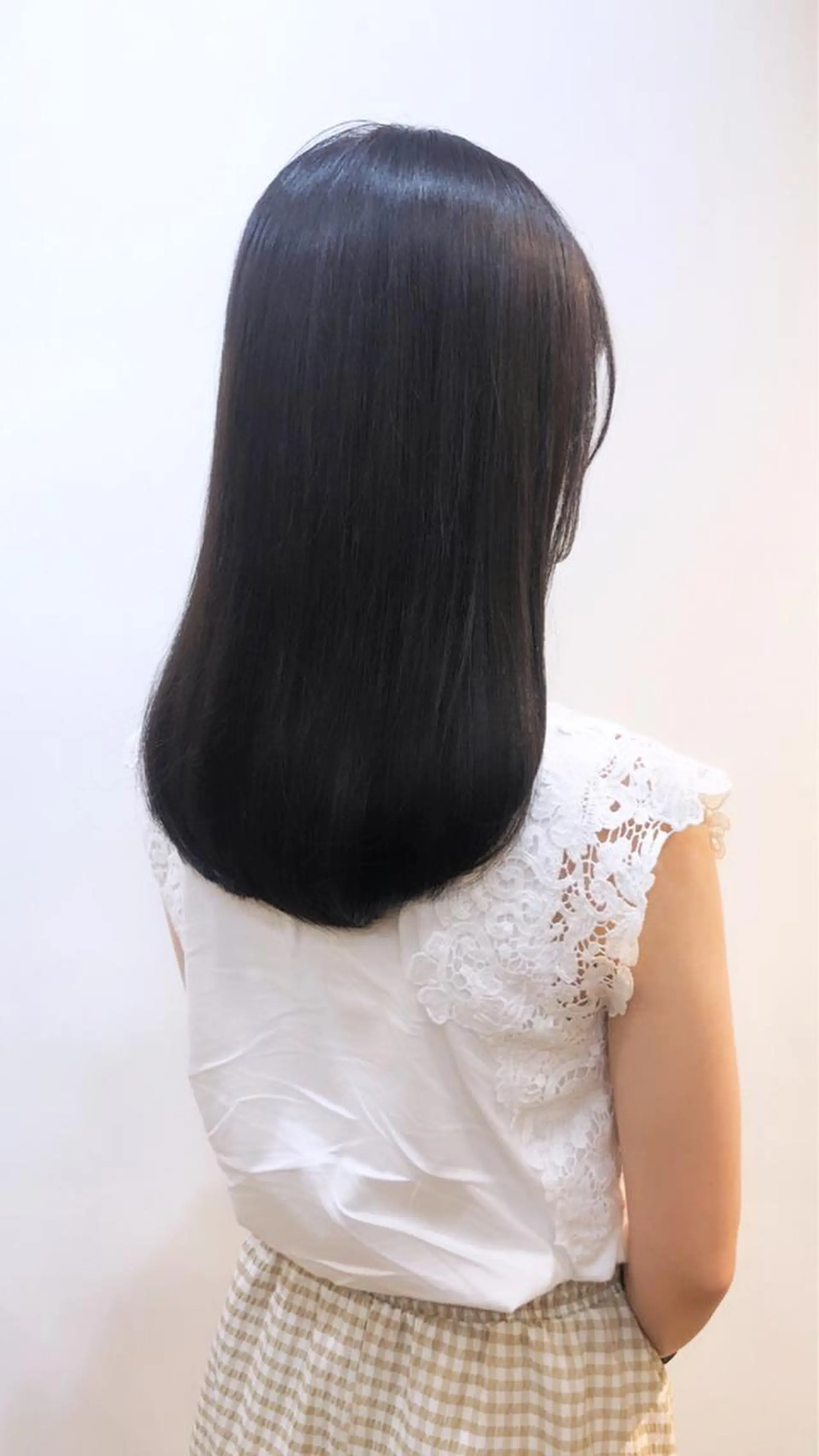 セミロング カラー カット 縮毛矯正 あずまぐち めぐみのヘアスタイル