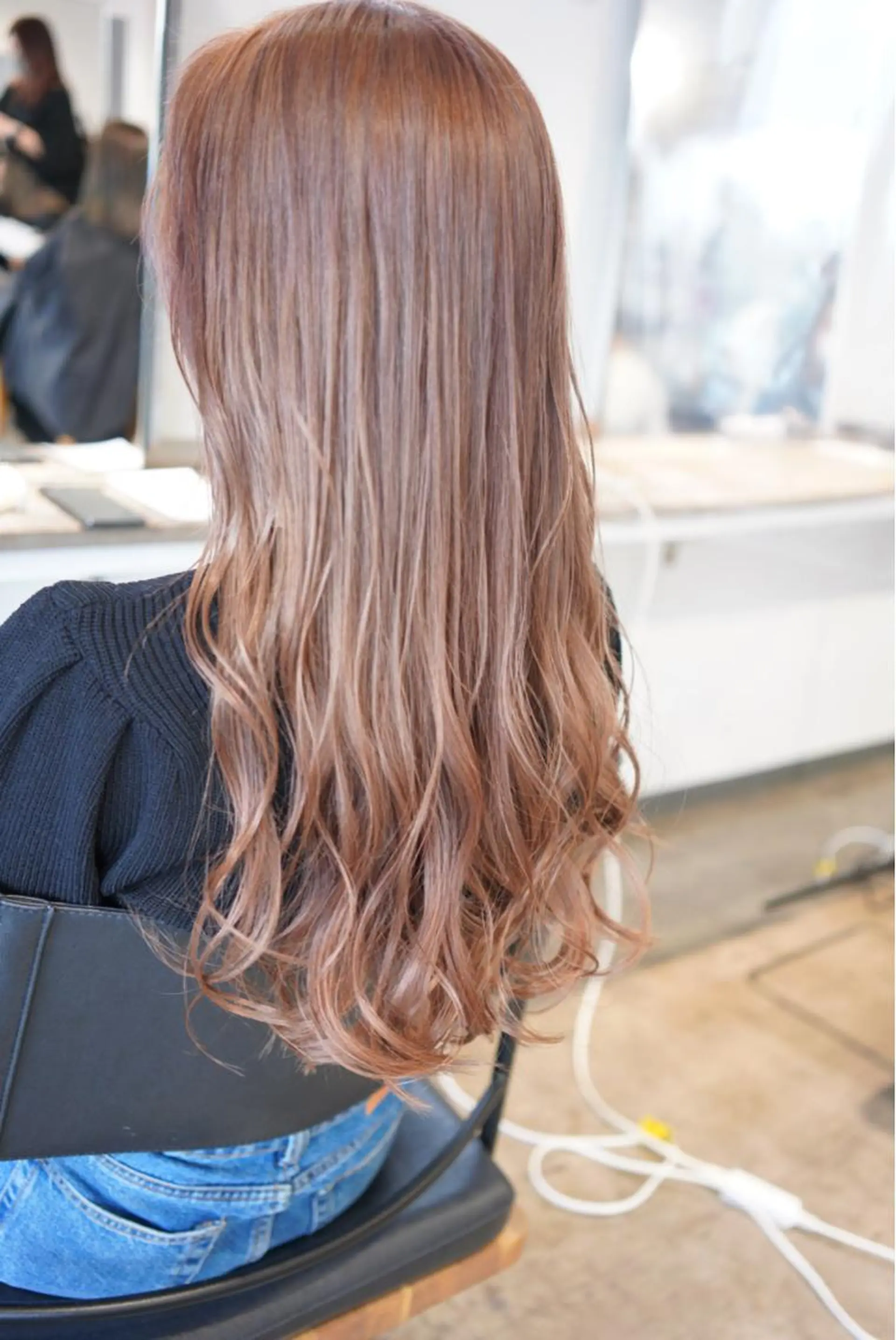 ロング カラー ベージュカラー ミルクティーベージュ ヘアカラー トリートメント ハイトーン/レイヤー /ケアブリーチ石川治のヘアスタイル