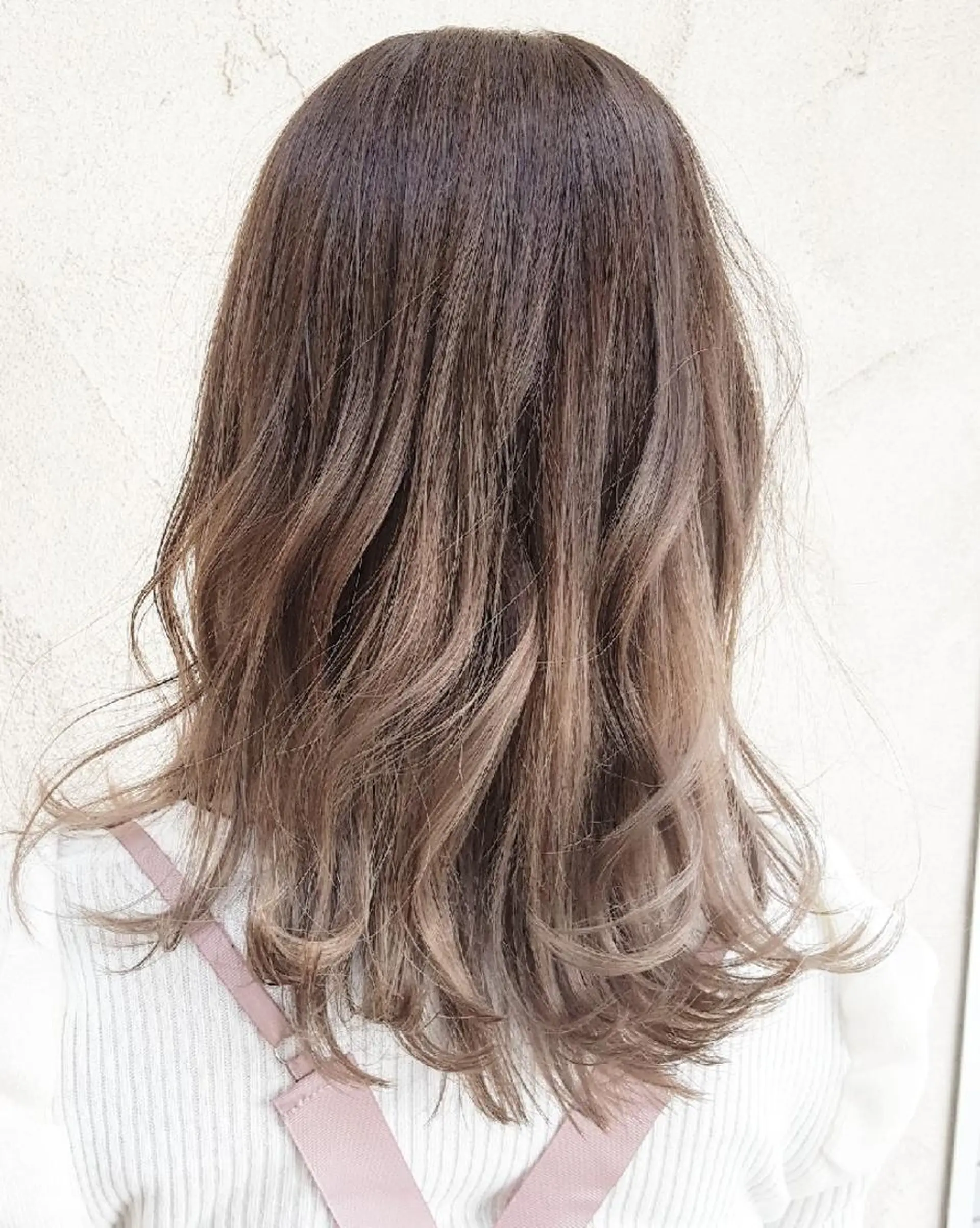 セミロング カラー しらはま ようこのヘアスタイル