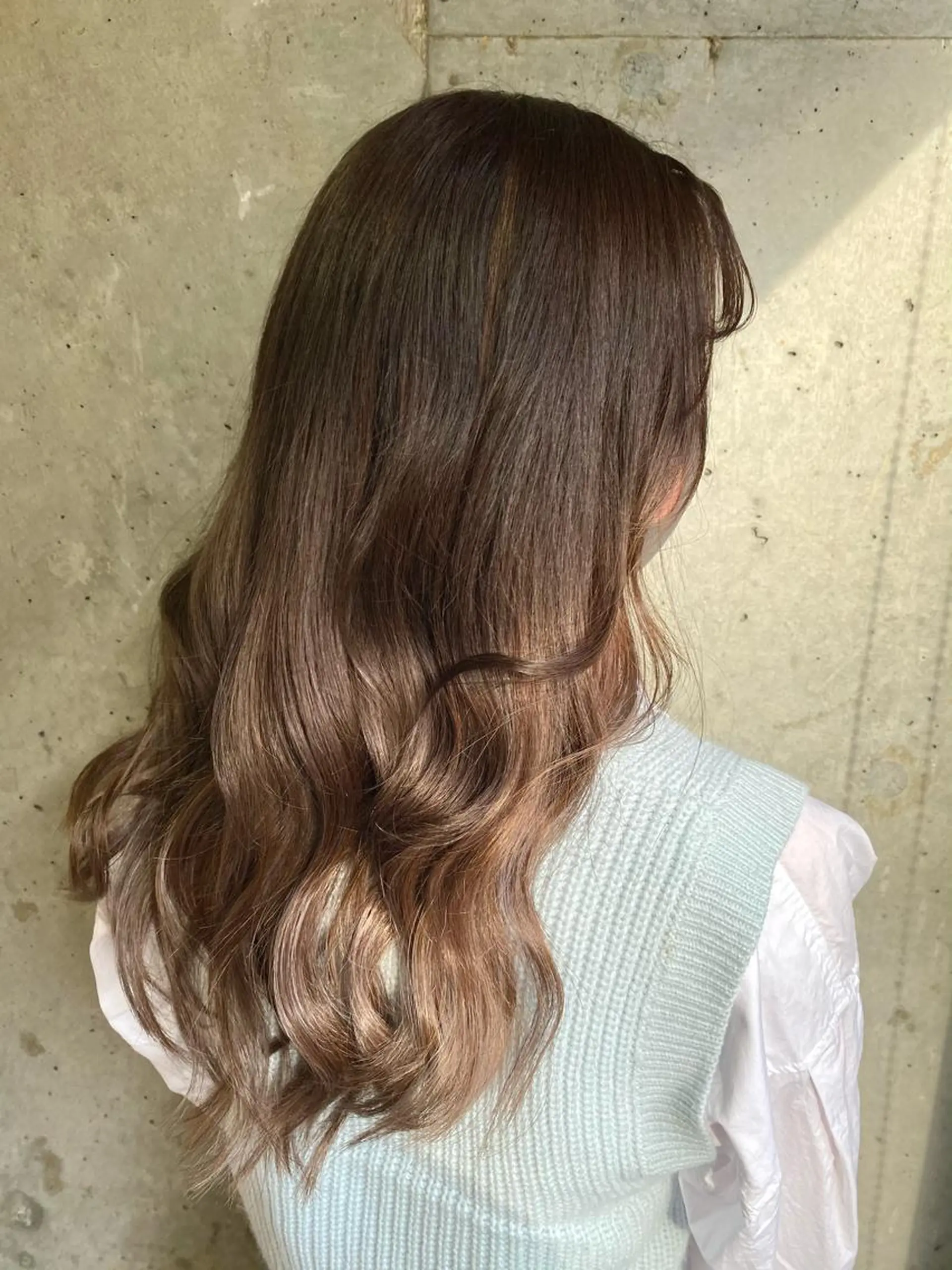 ロング カラー アッシュ アッシュグレー アッシュグレージュ グレージュ 顔まわりレイヤー エクステ シールエクステ 🪽CHIAKIのヘアスタイル