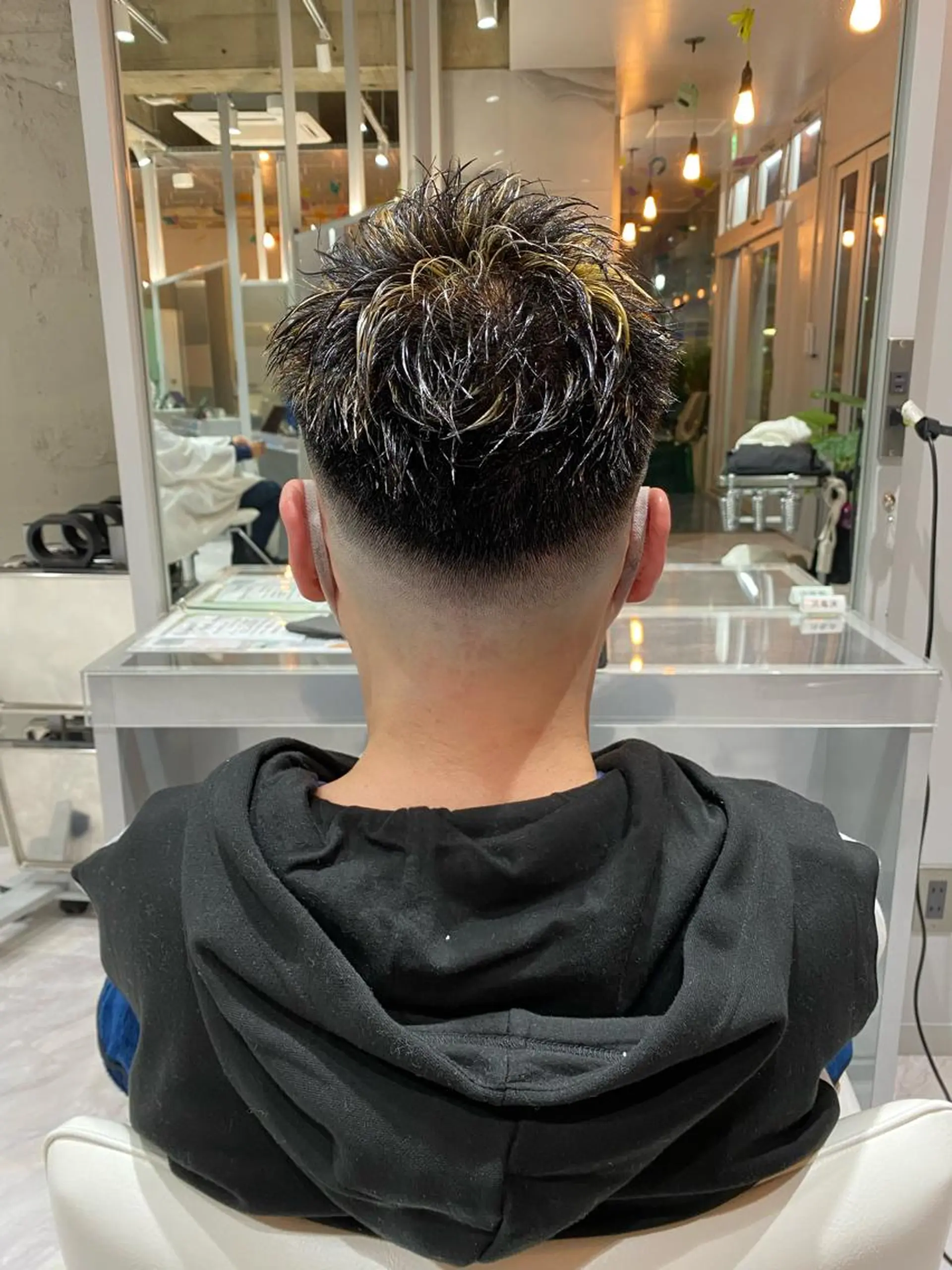 ショート カラー ハイライトカラー メッシュ ハイライト Riganuts王子 Hayato✂︎のヘアスタイル