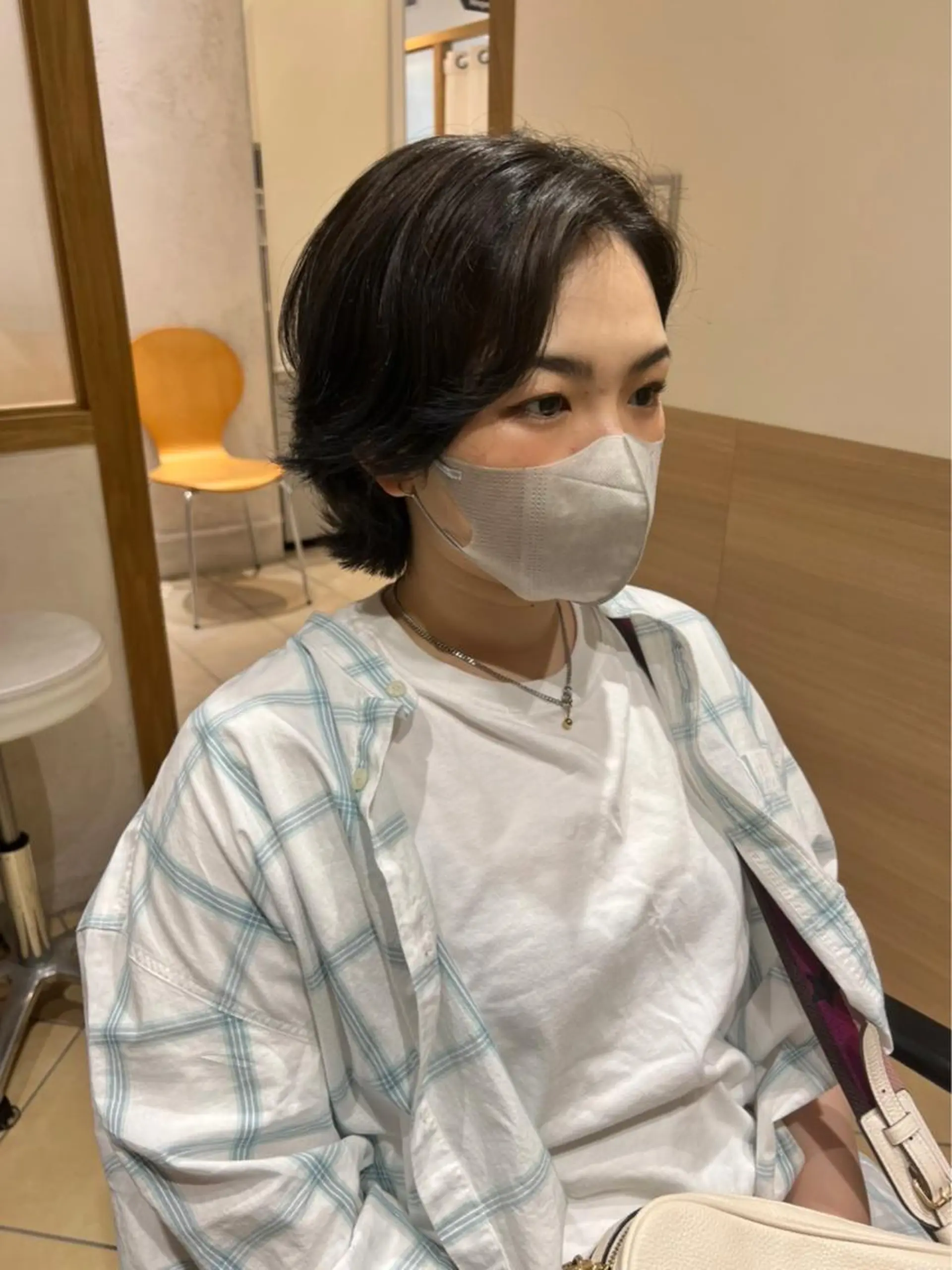 ショート カラー ブリーチ ブラウンカラー ハイライトカラー モカブラウン ナチュラルブラウン カット ヘアカラー 天野 瑠真のヘアスタイル