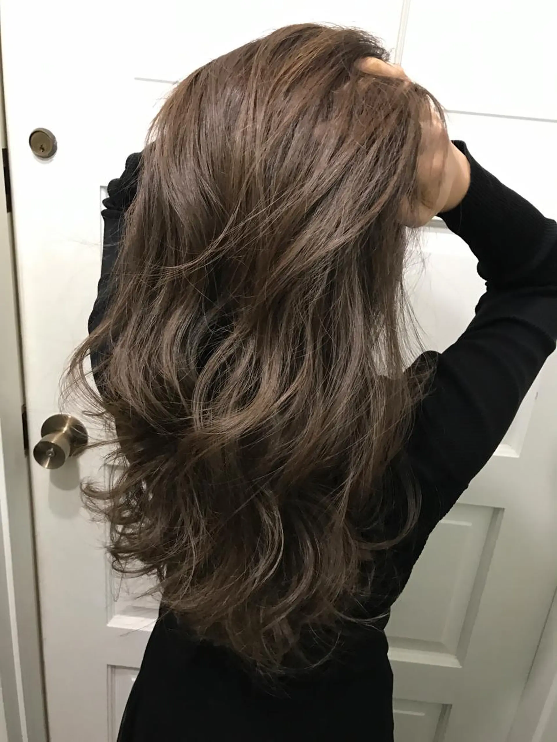 ミディアム セミロング ロング カラー ベージュカラー ブリーチ ブリーチなしカラー 若杉 諒のヘアスタイル