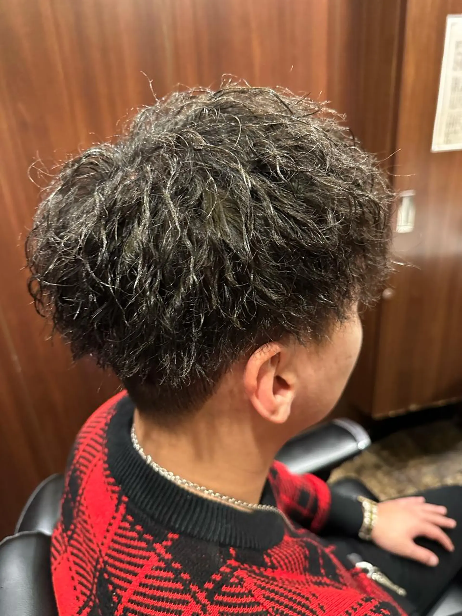 ショート パーマ メンズ 尾島 杏香のヘアスタイル