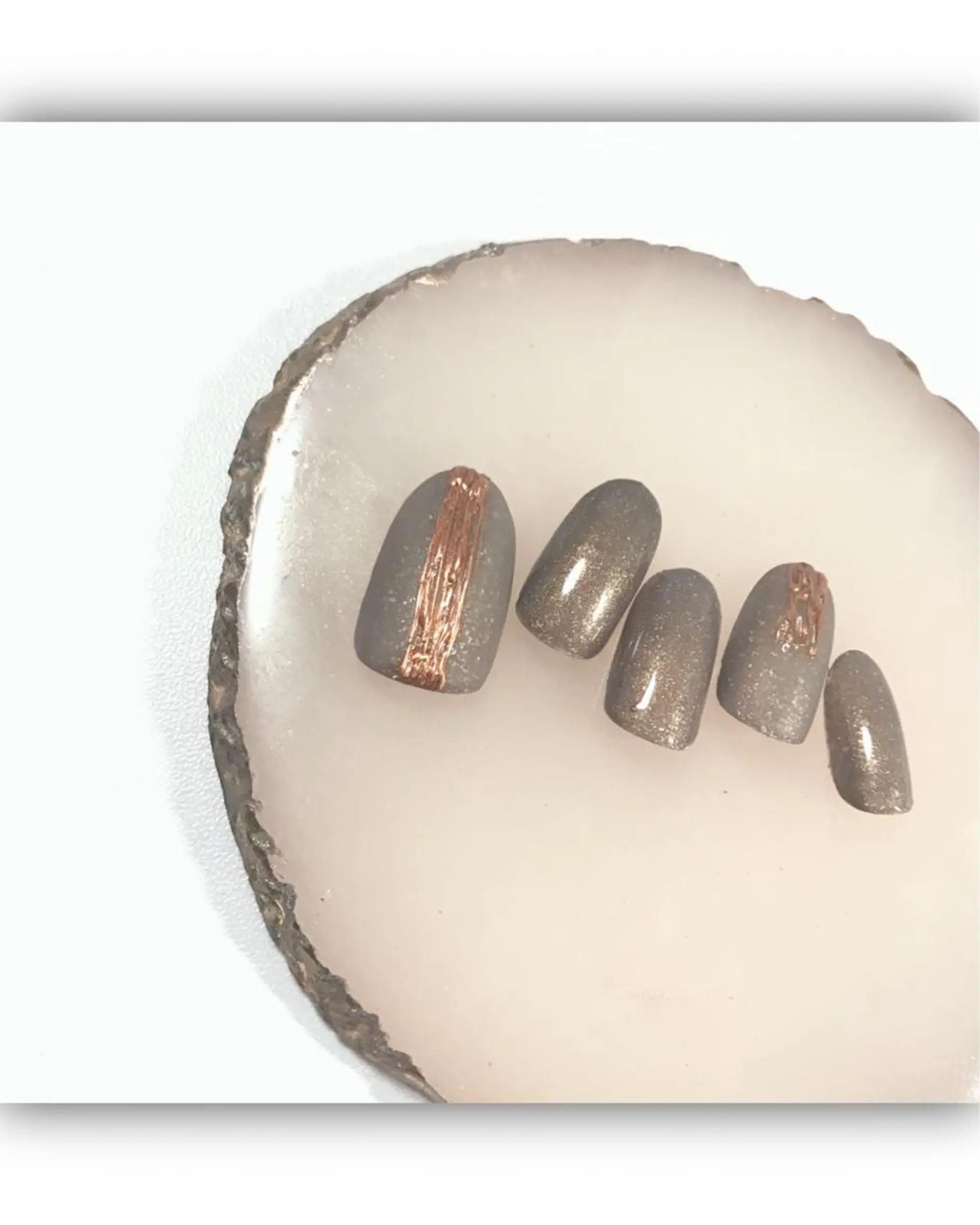 ネイル ミラーネイル BINERVA nail salonのネイルデザイン