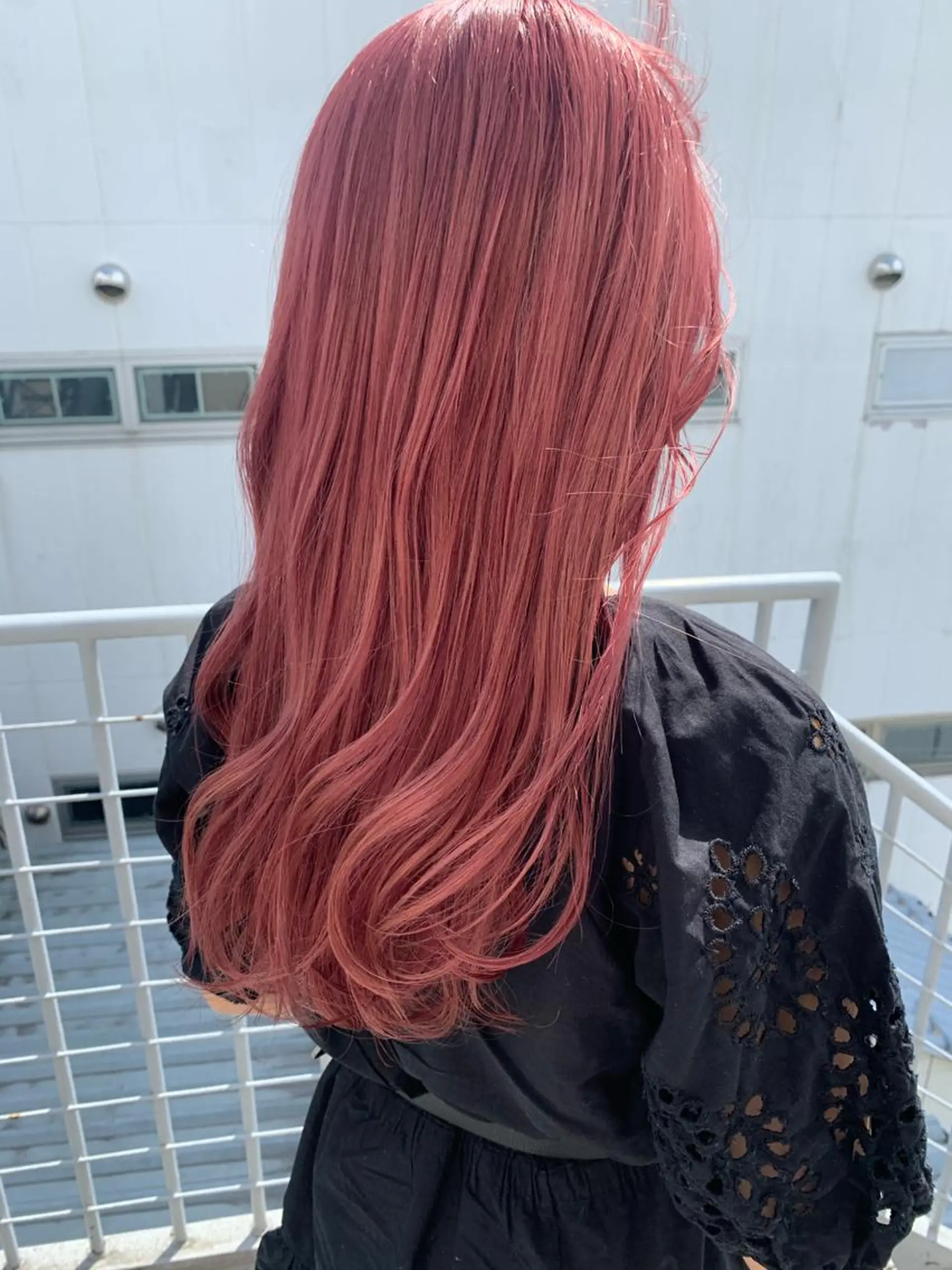 ロング カラー ブリーチ ケアブリーチ ピンクカラー ヘアカラー トリートメント ヘアセット 🦋レイヤーカット ミドリカワ🦋のヘアスタイル