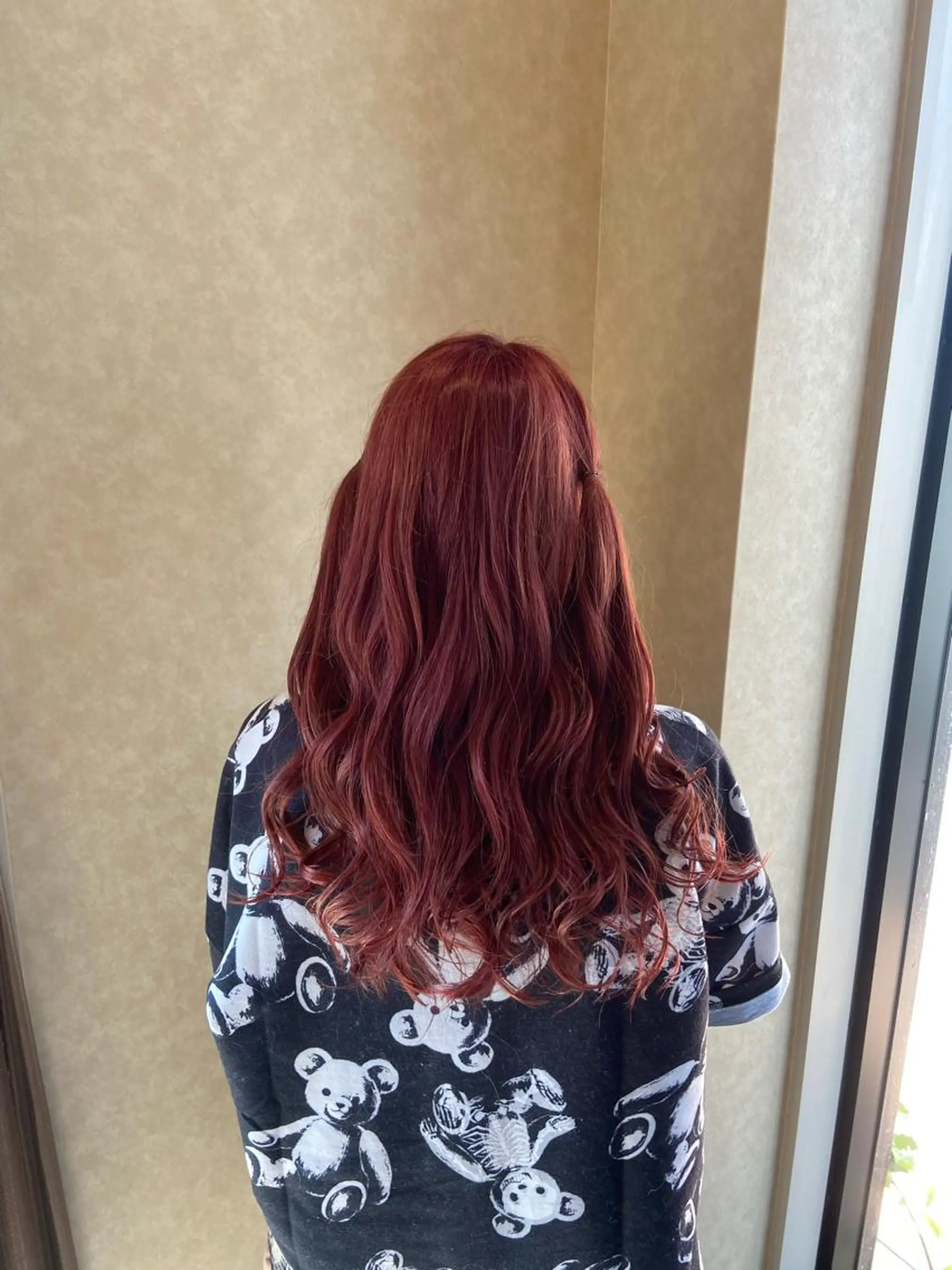 セミロング カラー レッドカラー 小林 亜紀のヘアスタイル