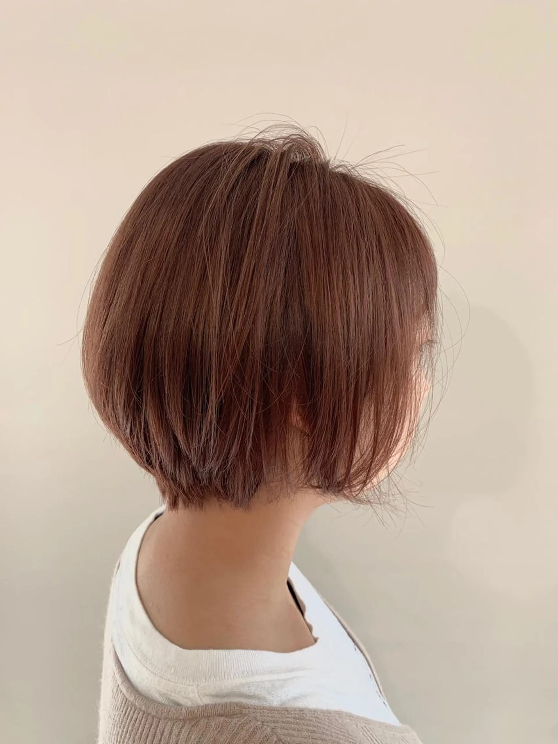 ショート カラー パーマ ヘアアレンジ ベージュカラー ブリーチ ピンクカラー ピンクベージュ ショートヘア 加藤 綾華のヘアスタイル