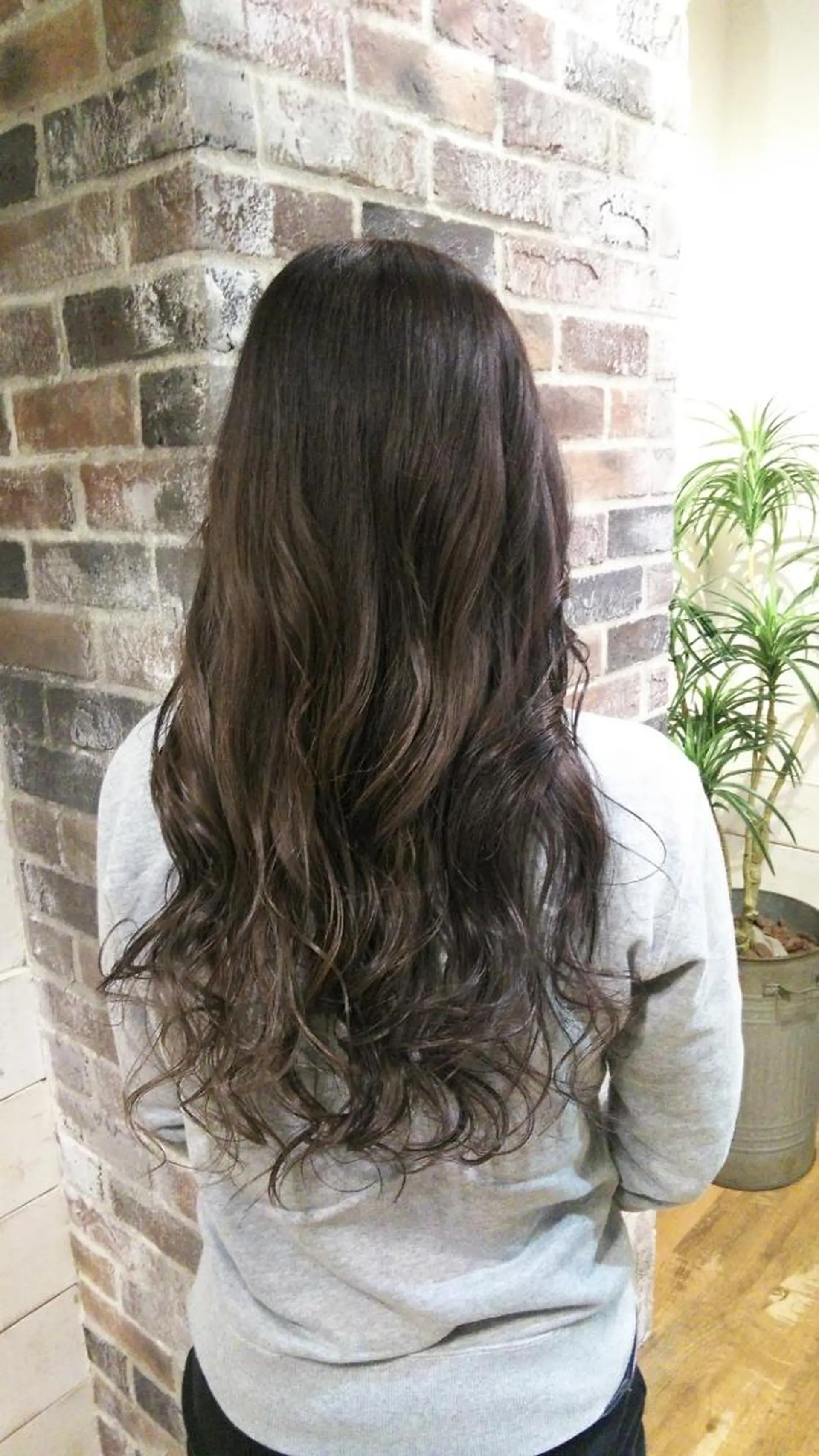 ロング カラー パーマ ヘアアレンジ メンズ キッズ ネイル マツエク・マツパ メンズブリーチ メンズ就活ヘア ブリーチ 透明感カラー デザインカラー MEGUMI megumiのヘアスタイル