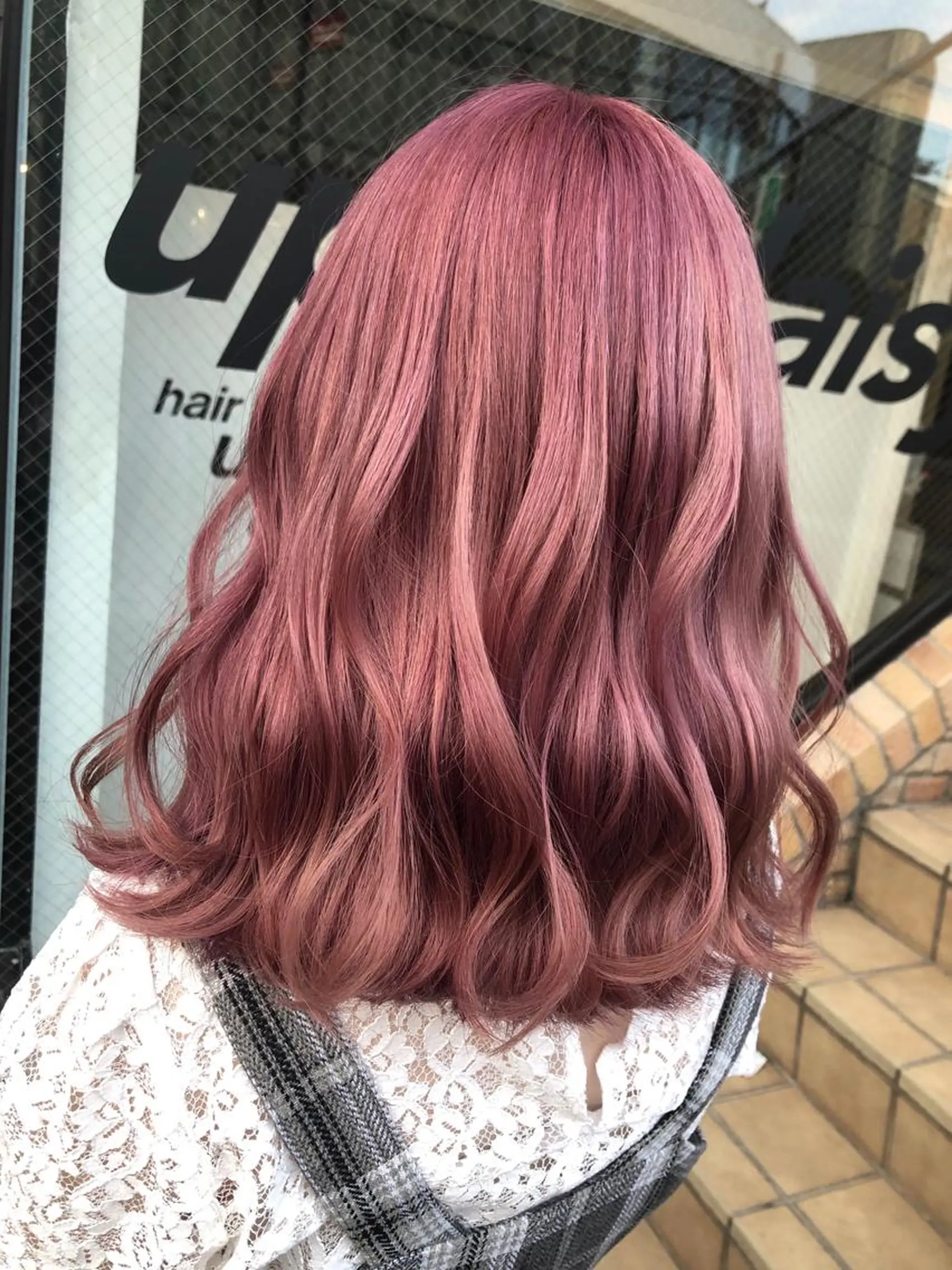 ミディアム カラー パーマ ヘアアレンジ 八巻 晴香のヘアスタイル