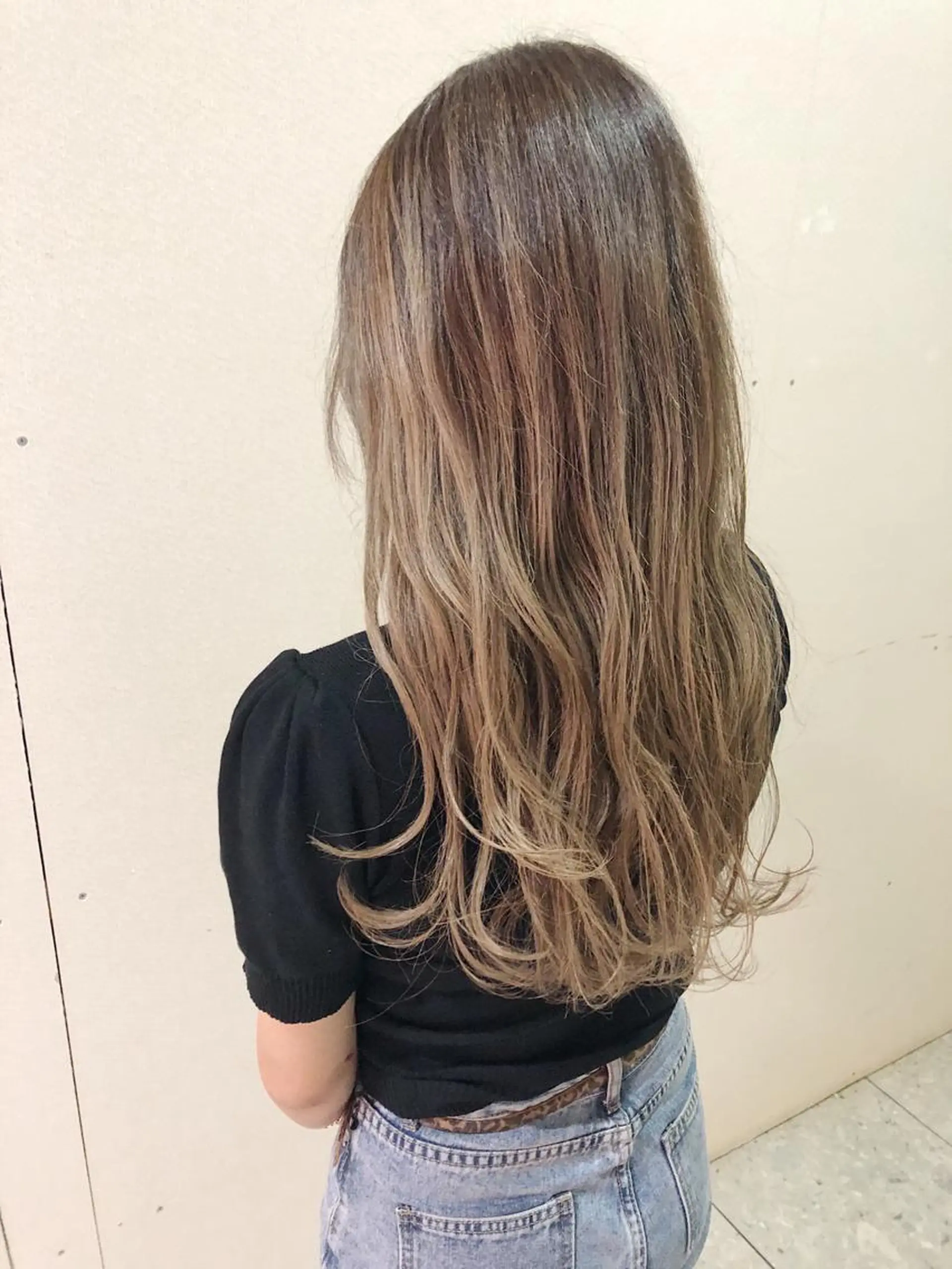 ロング カラー ベージュカラー ブリーチ グラデーションカラー ケアブリーチ /髪質 改善/古橋圭史郎のヘアスタイル