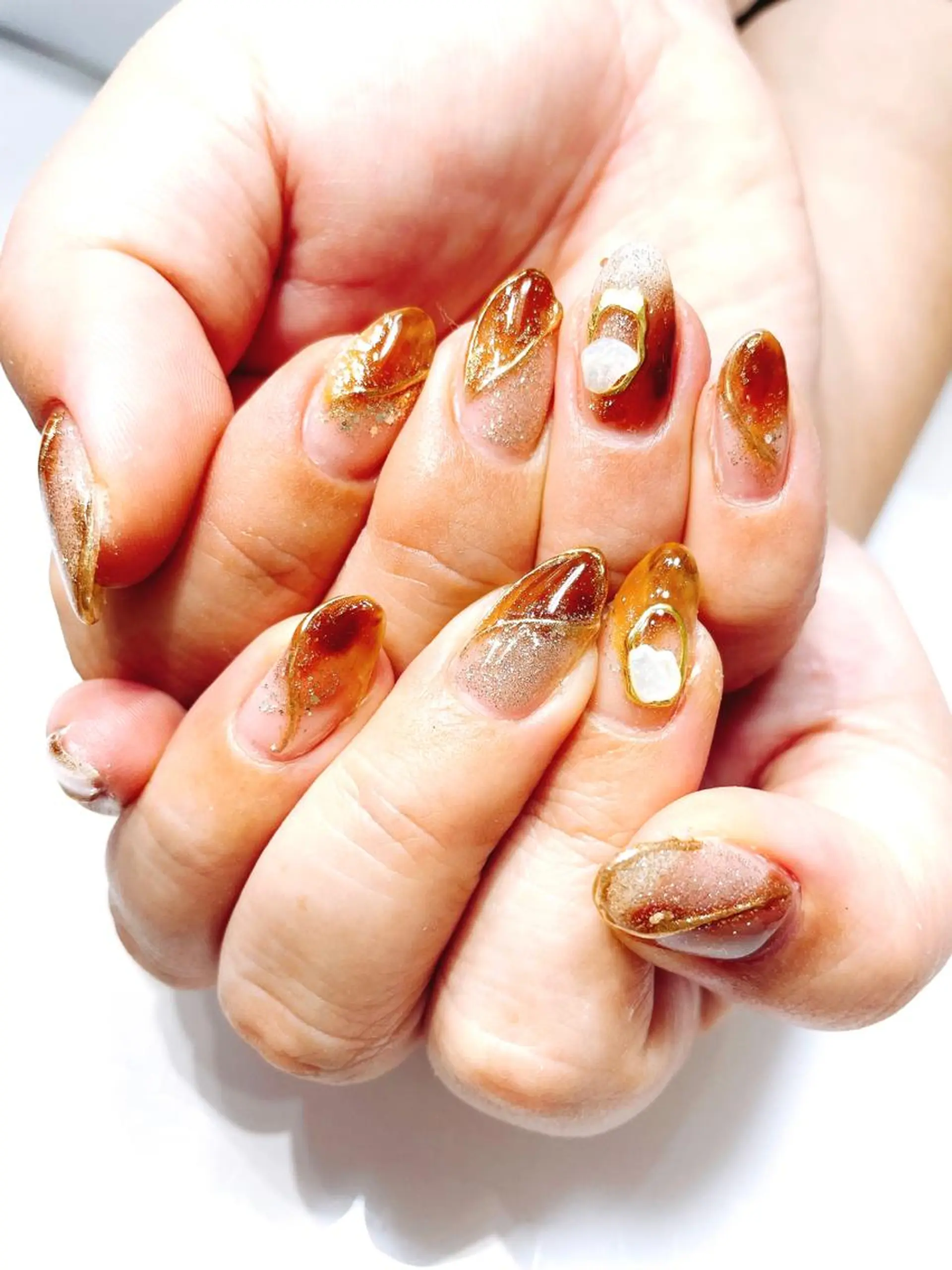 ネイル べっ甲ネイル ジェルネイル ニュアンスネイル スカルプネイル シンプルネイル ハンドネイル ネイルサロンアウル ayaka💋のネイルデザイン