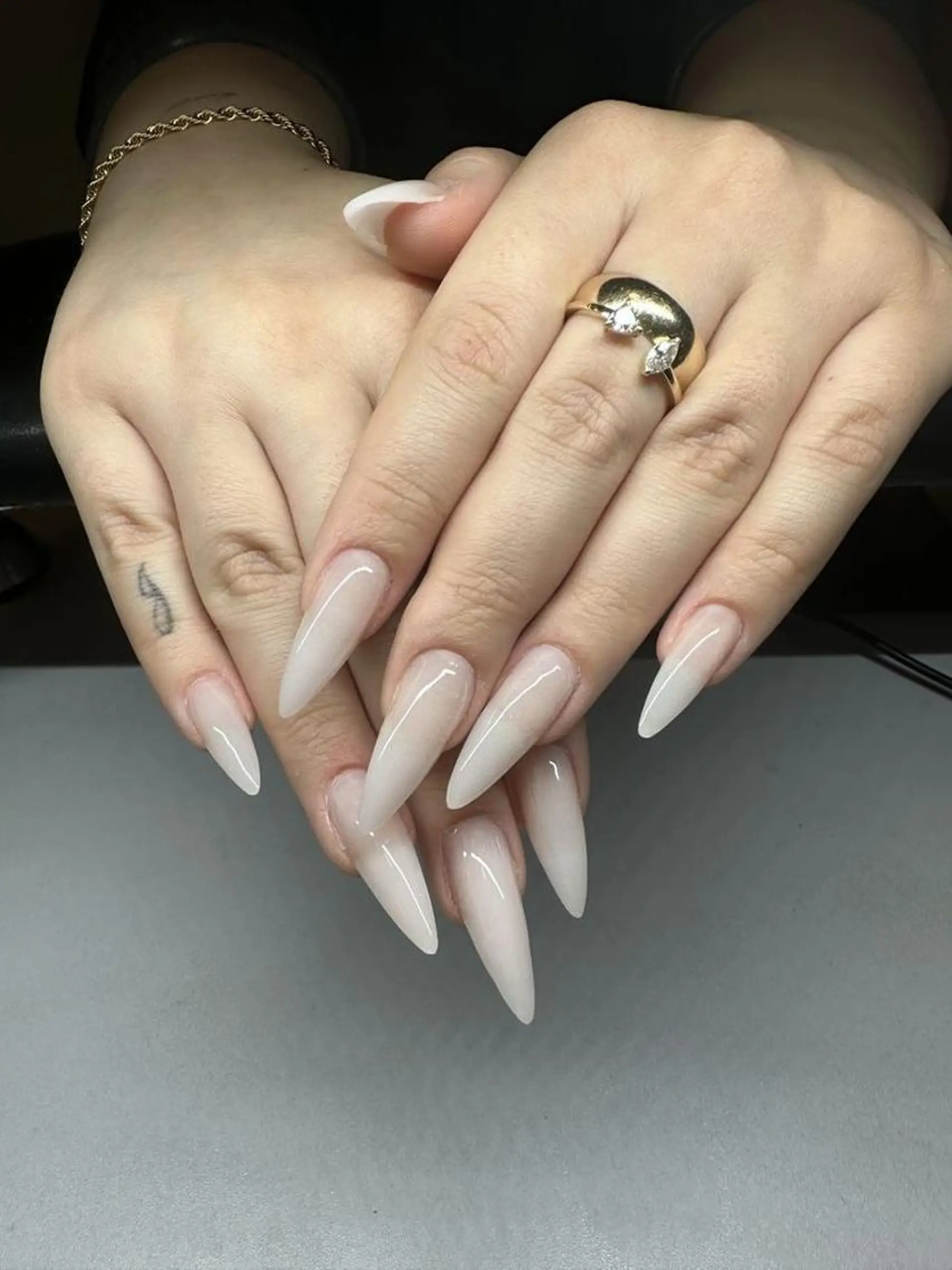 ネイル 韓国ネイル ロングネイル シルバー ハンドネイル Haruki Nail Salonのネイルデザイン