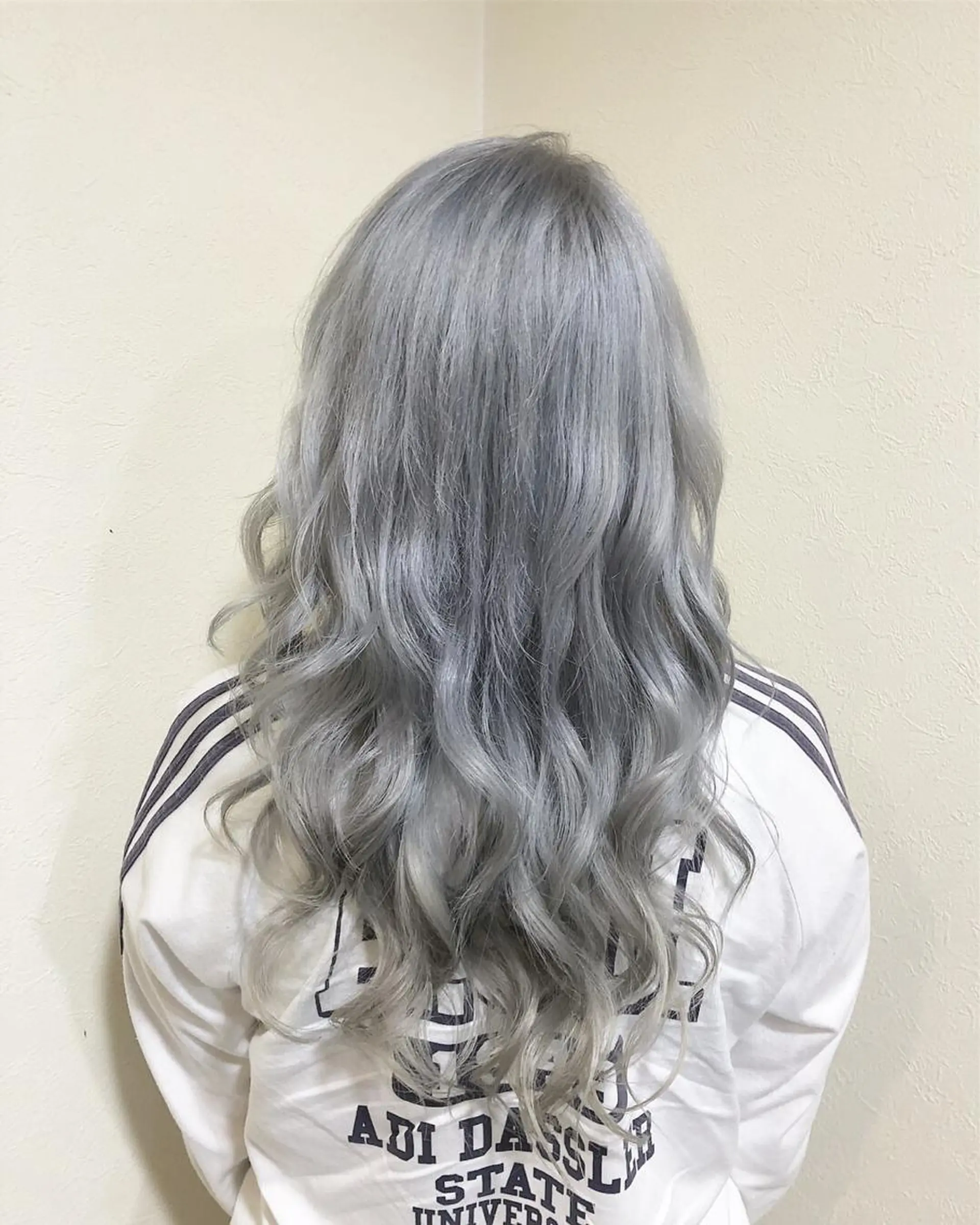 ロング アッシュ ヤマグチ ヒカルのヘアスタイル