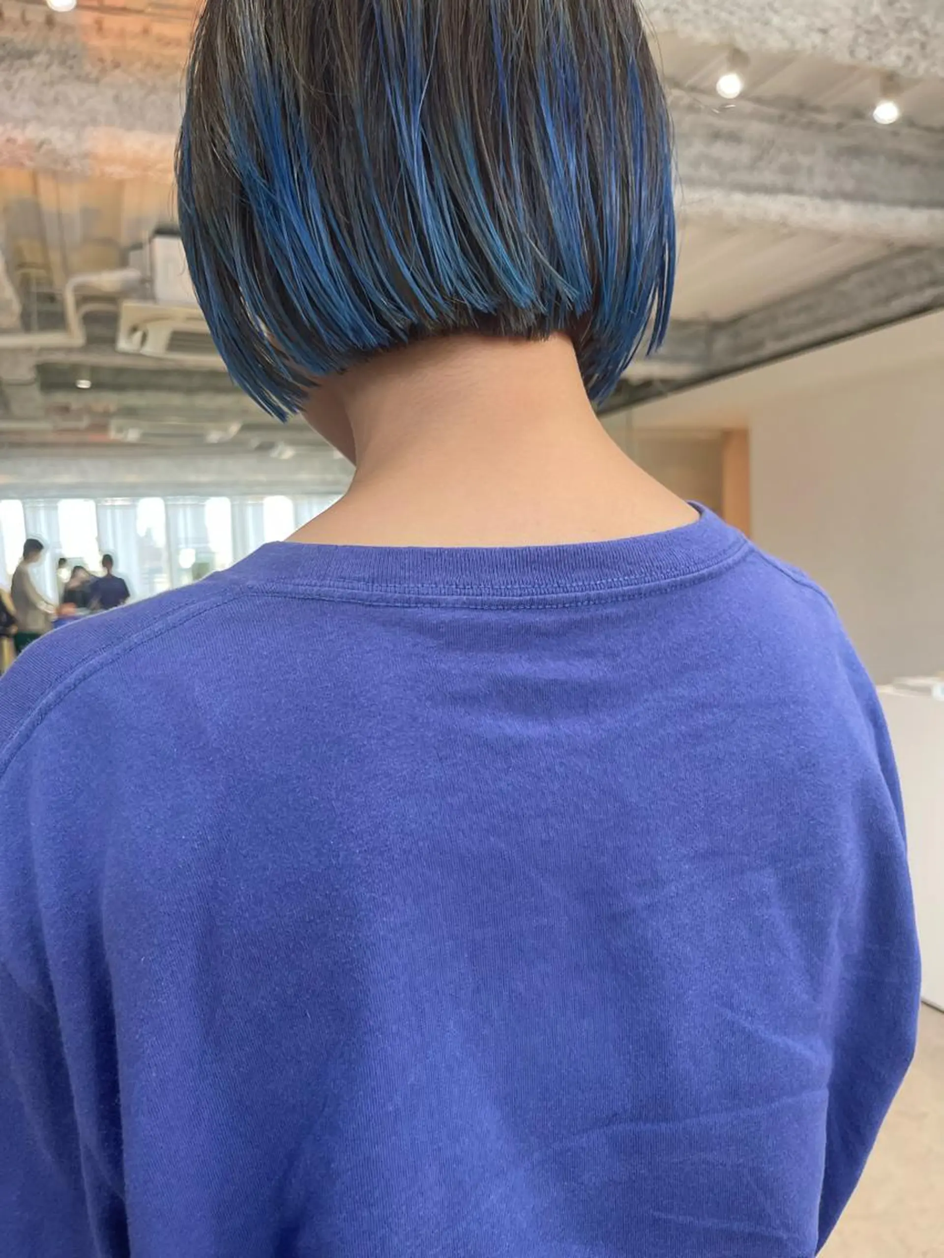 ショート カラー oma 袮次金 鈴香のヘアスタイル