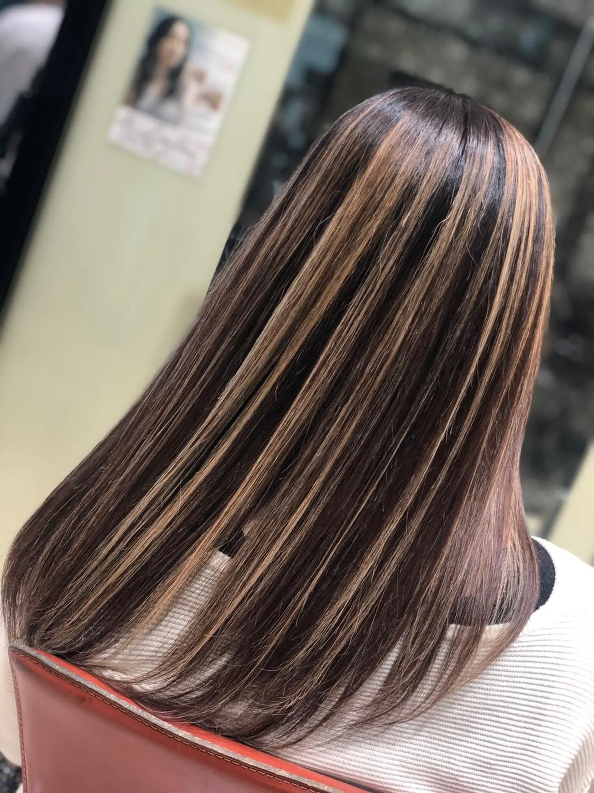 セミロング ヘアカラー Y Uのヘアスタイル