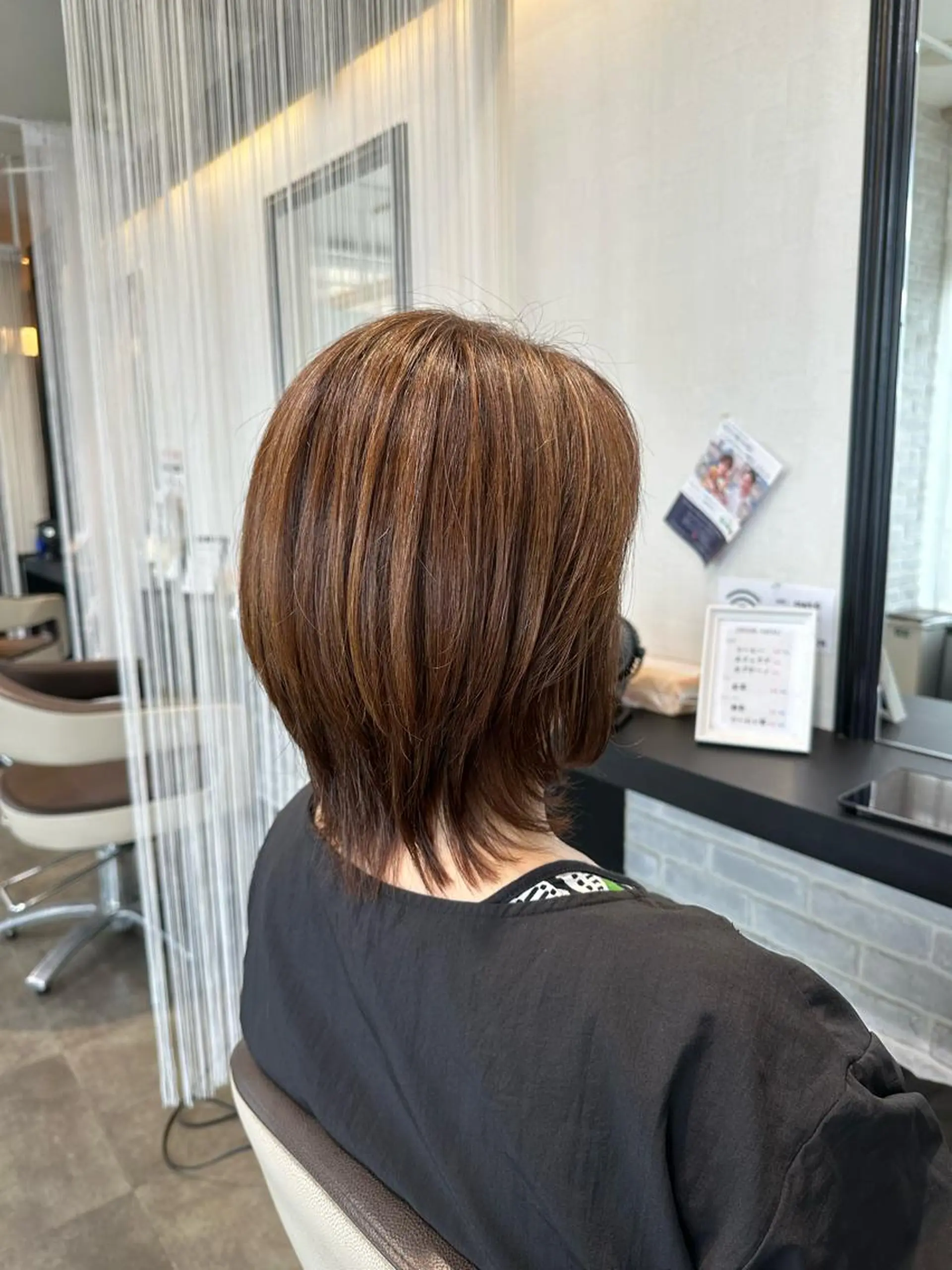 ミディアム カット ヘアカラー トリートメント 若泉 真梨のヘアスタイル