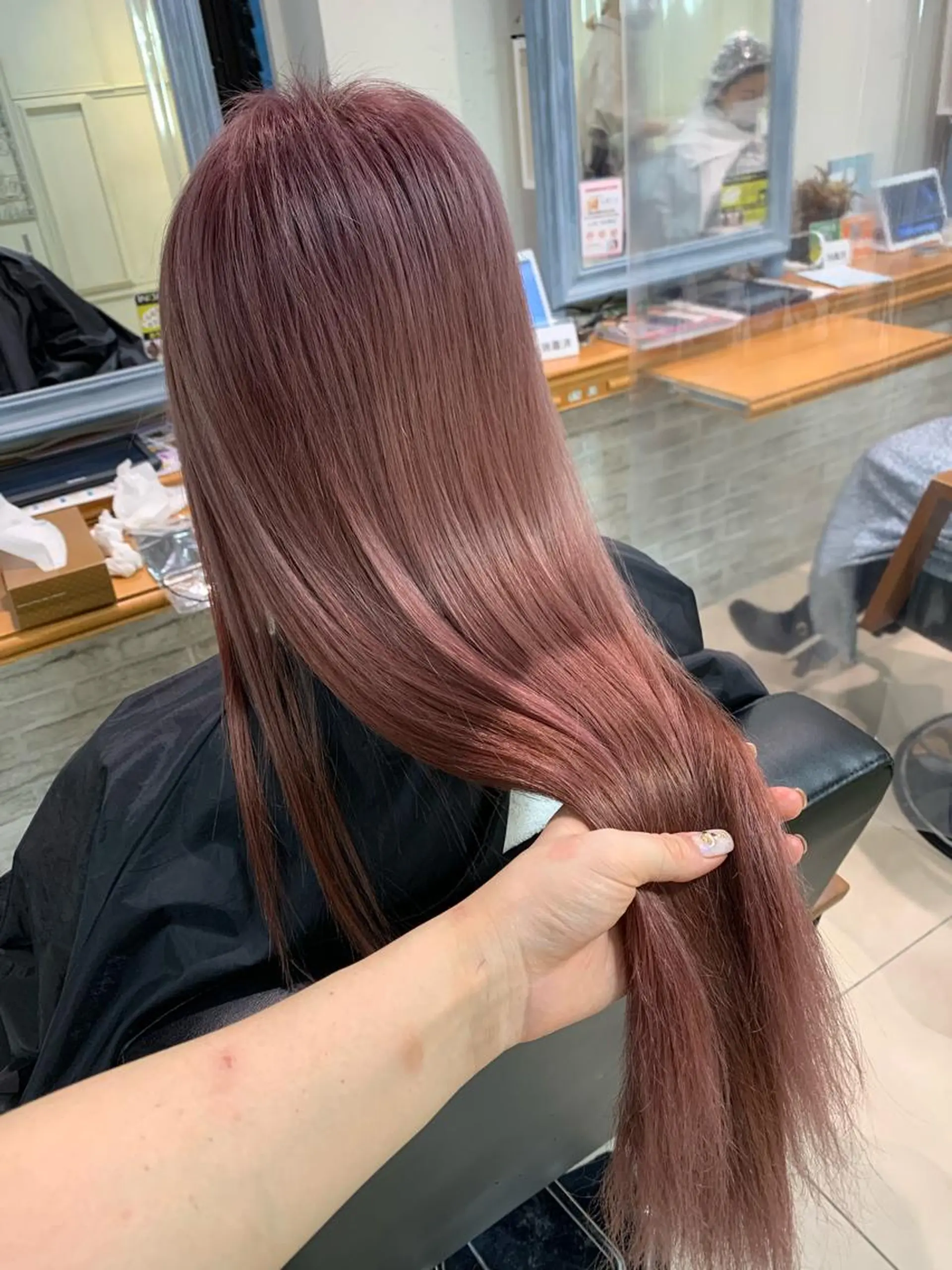 ロング カラー カット ヘアカラー 透明感ハイトーン🦄 キラ🌈のヘアスタイル