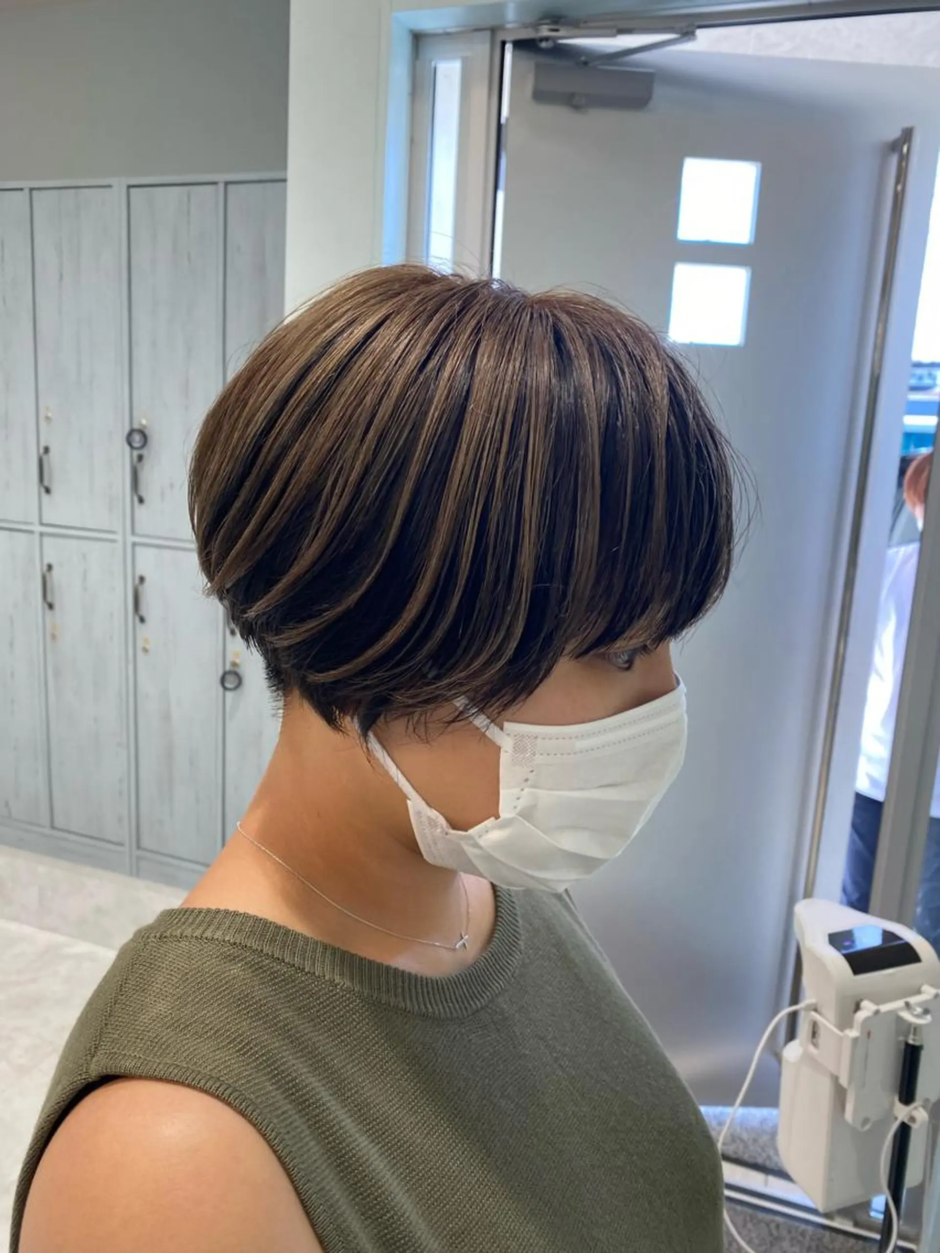 ショート カラー 中川 茜里のヘアスタイル