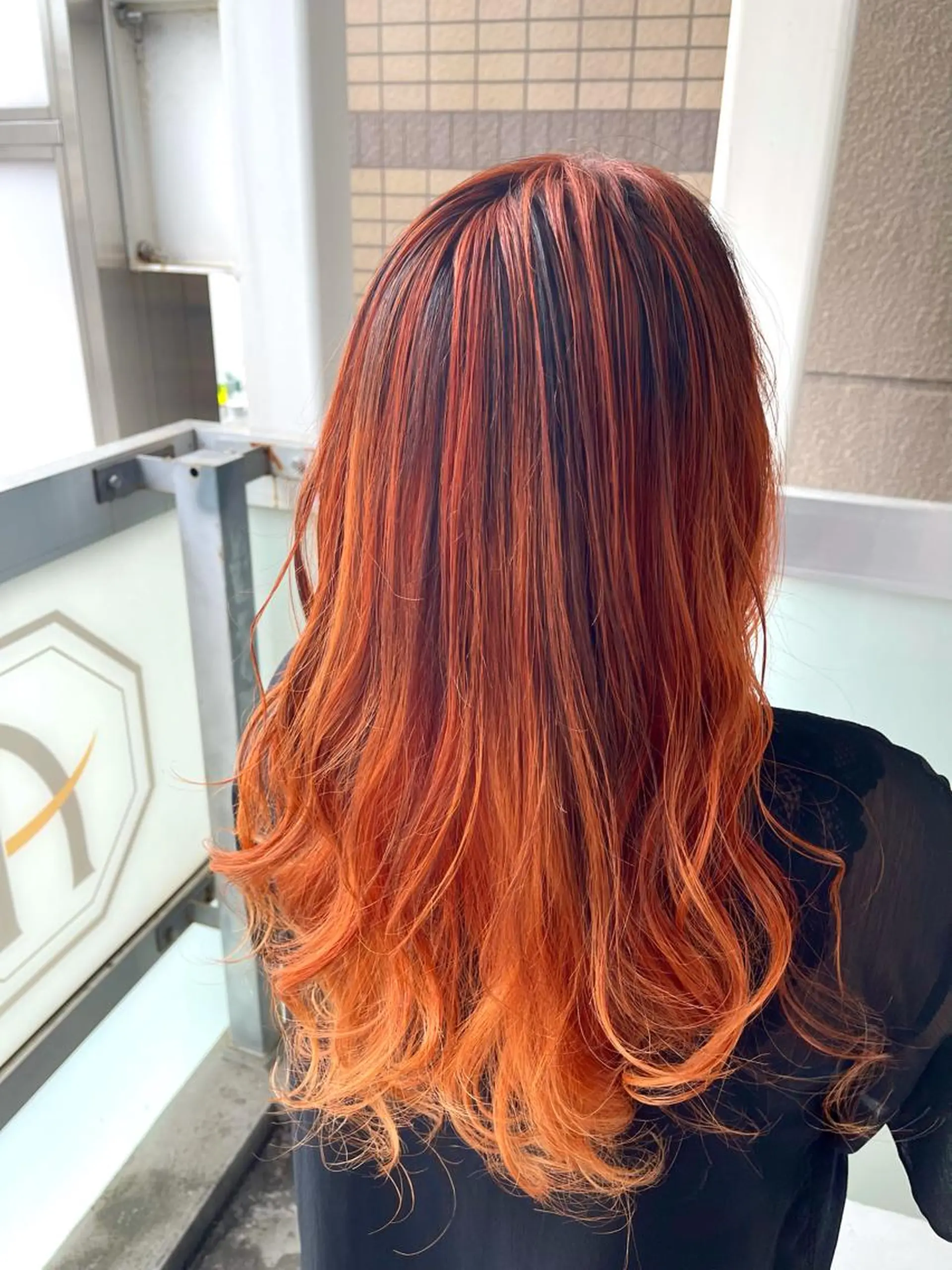 ロング カラー 岩谷/ブリーチ 🪽透明感カラーのヘアスタイル