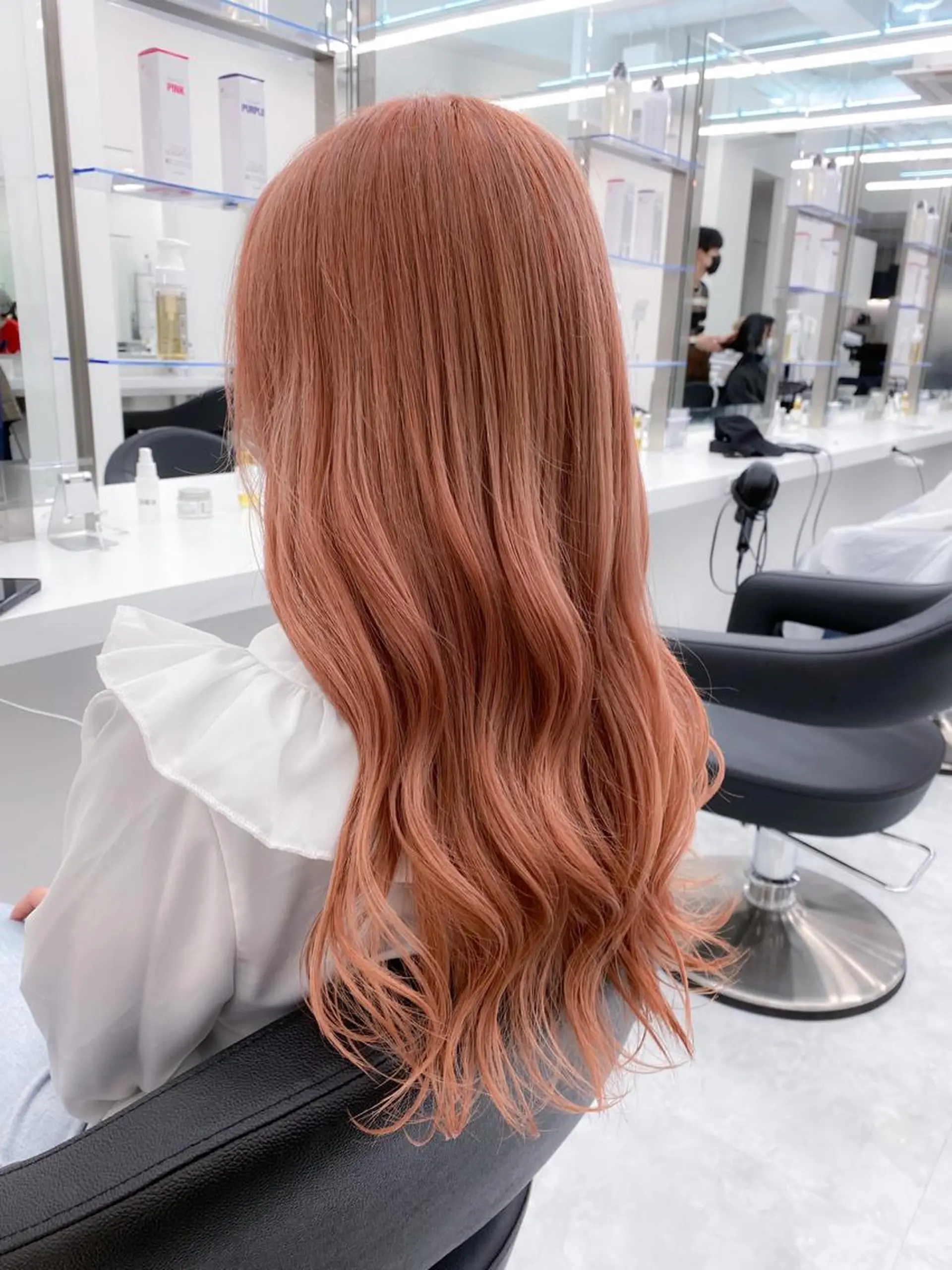 セミロング カラー パーマ ヘアアレンジ メンズ キッズ ネイル マツエク・マツパ アイブロウ ウルフ&レイヤー特化 まとまる美髪矯正のヘアスタイル